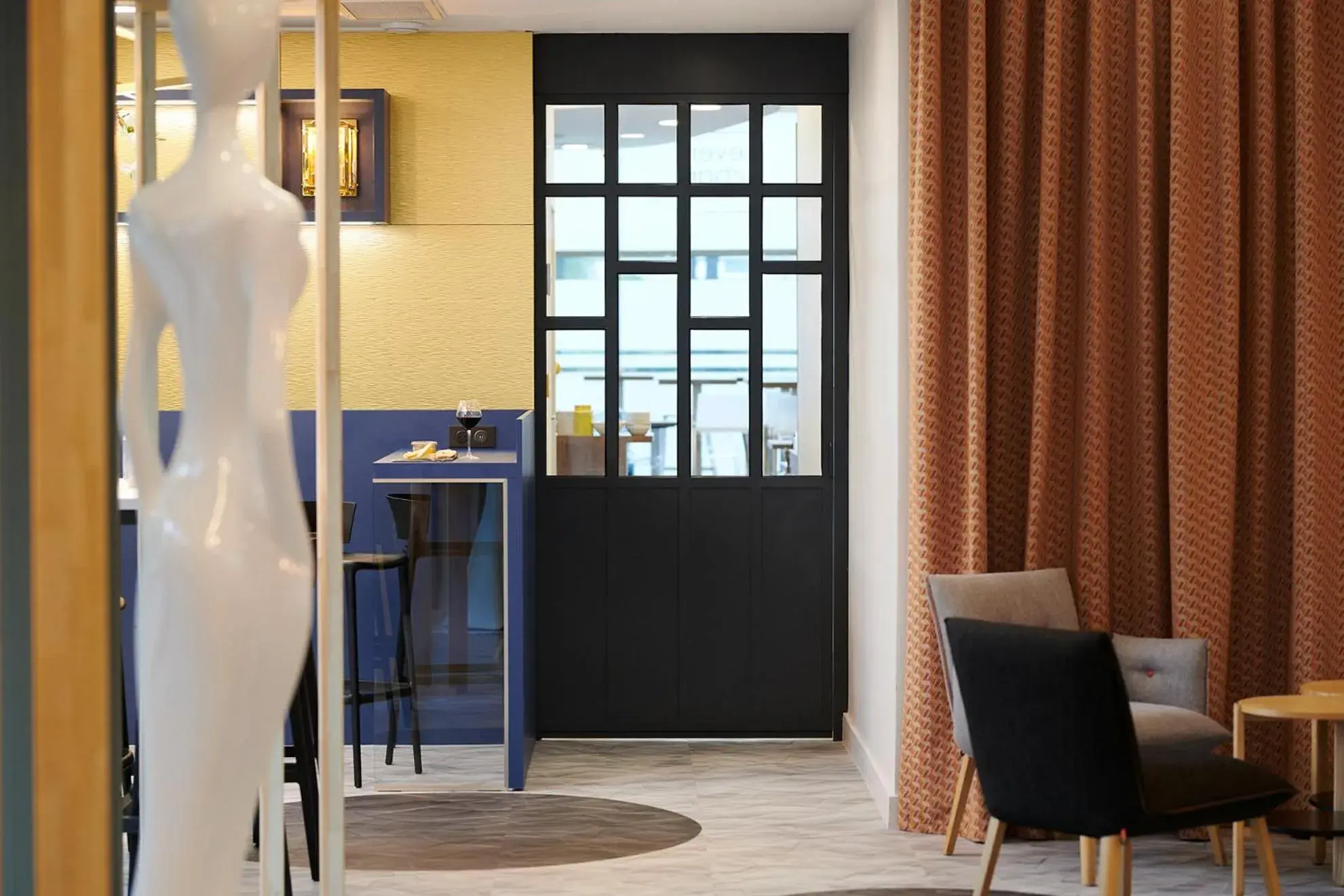 Lobby or reception in Seven Urban Suites Nantes Centre Lobby or reception in Seven Urban Suites Nantes Centre