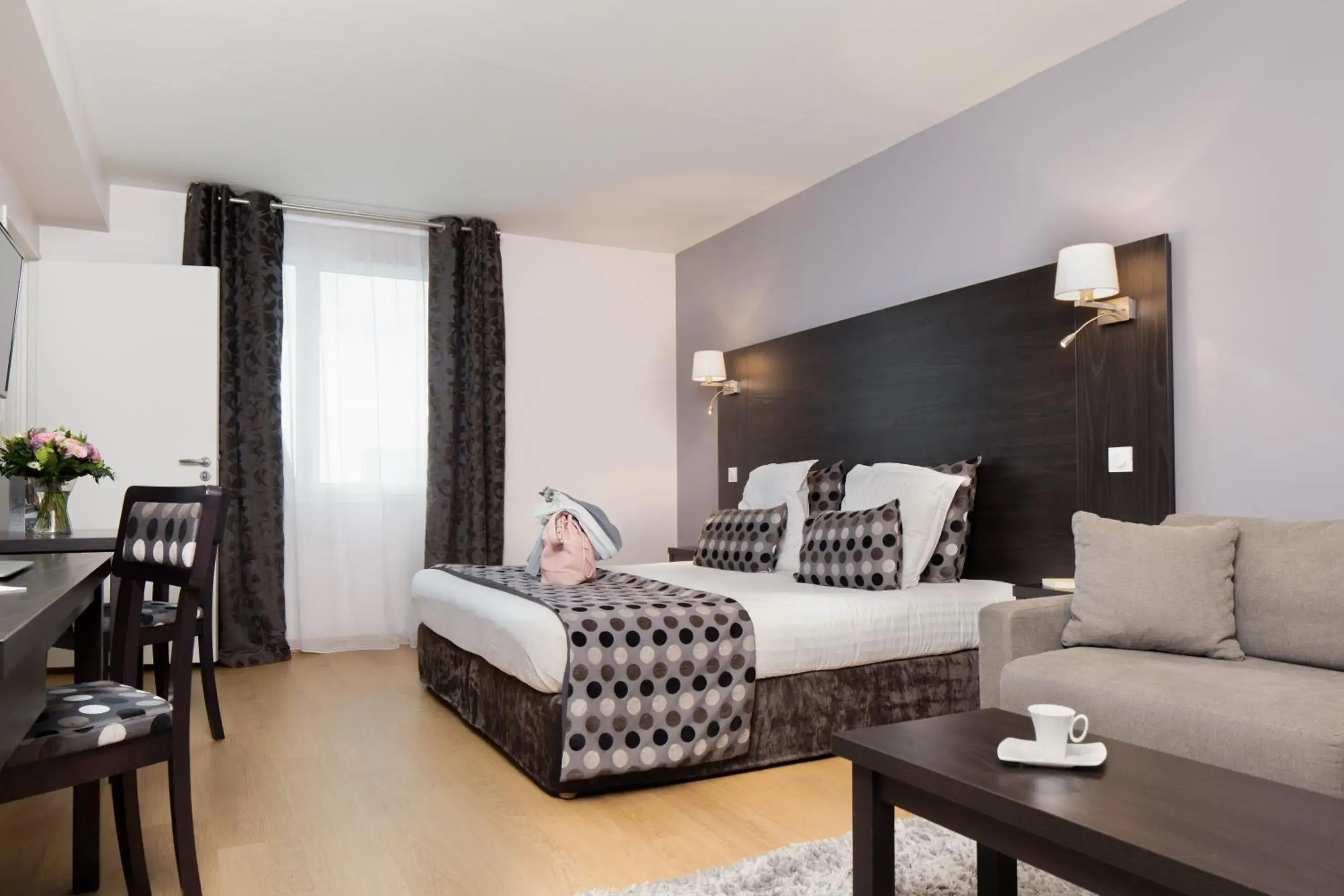 Staff, Bed in Seven Urban Suites Nantes Centre Staff, Bed in Seven Urban Suites Nantes Centre