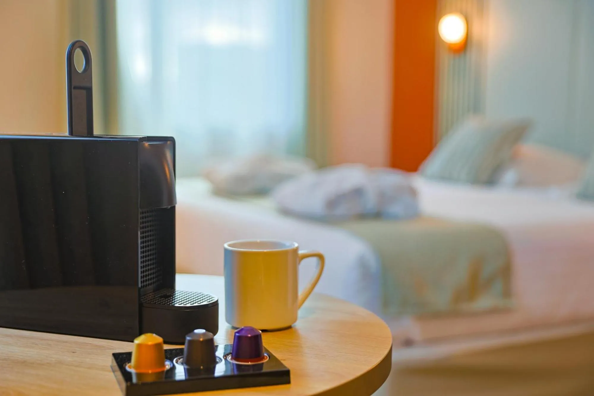 Coffee/tea facilities, Bed in Seven Urban Suites Nantes Centre