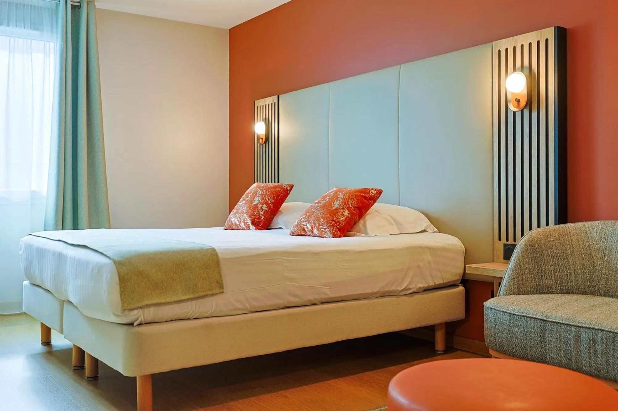 Photo of the whole room, Bed in Seven Urban Suites Nantes Centre