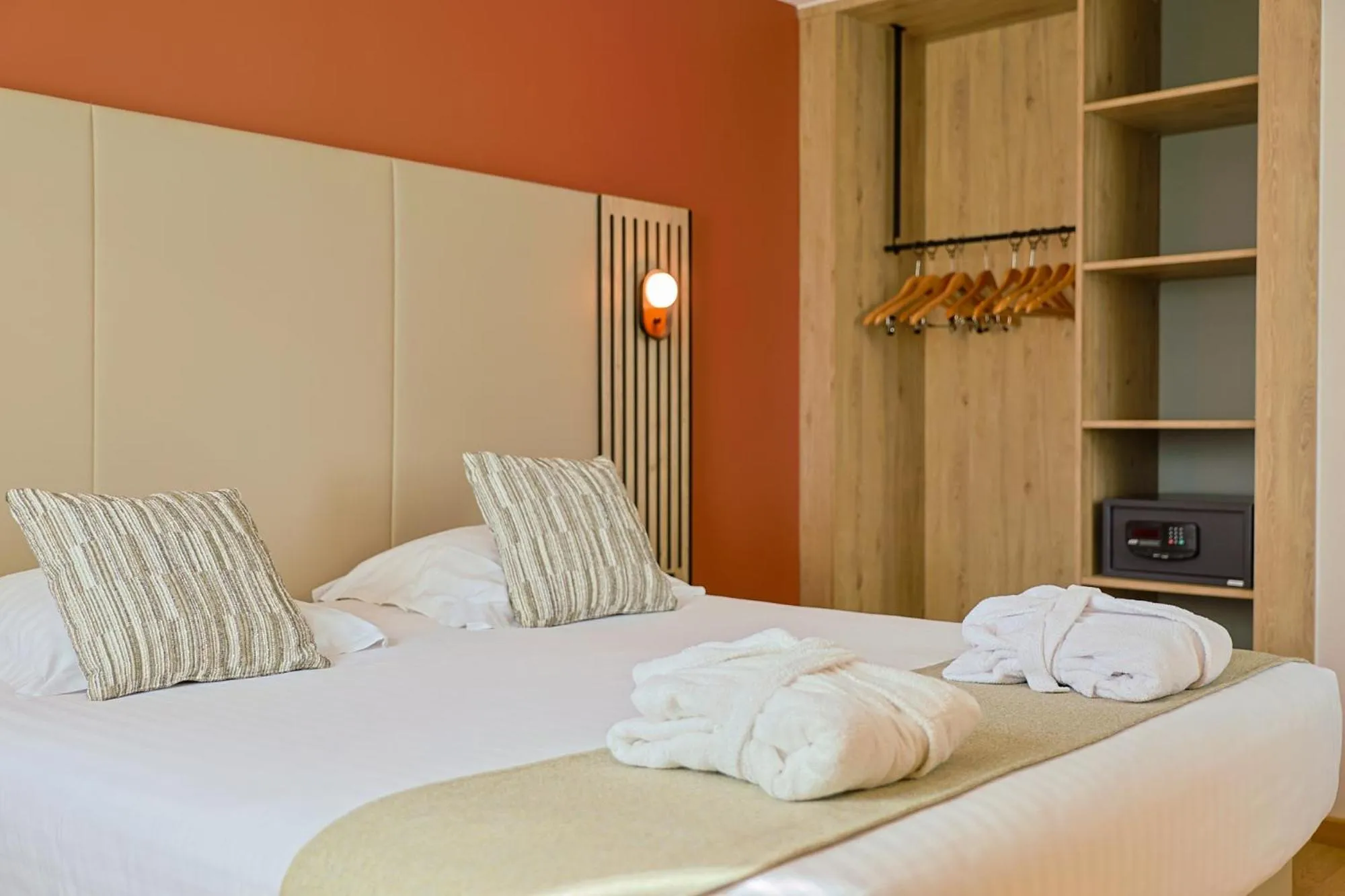 Bedroom, Bed in Seven Urban Suites Nantes Centre