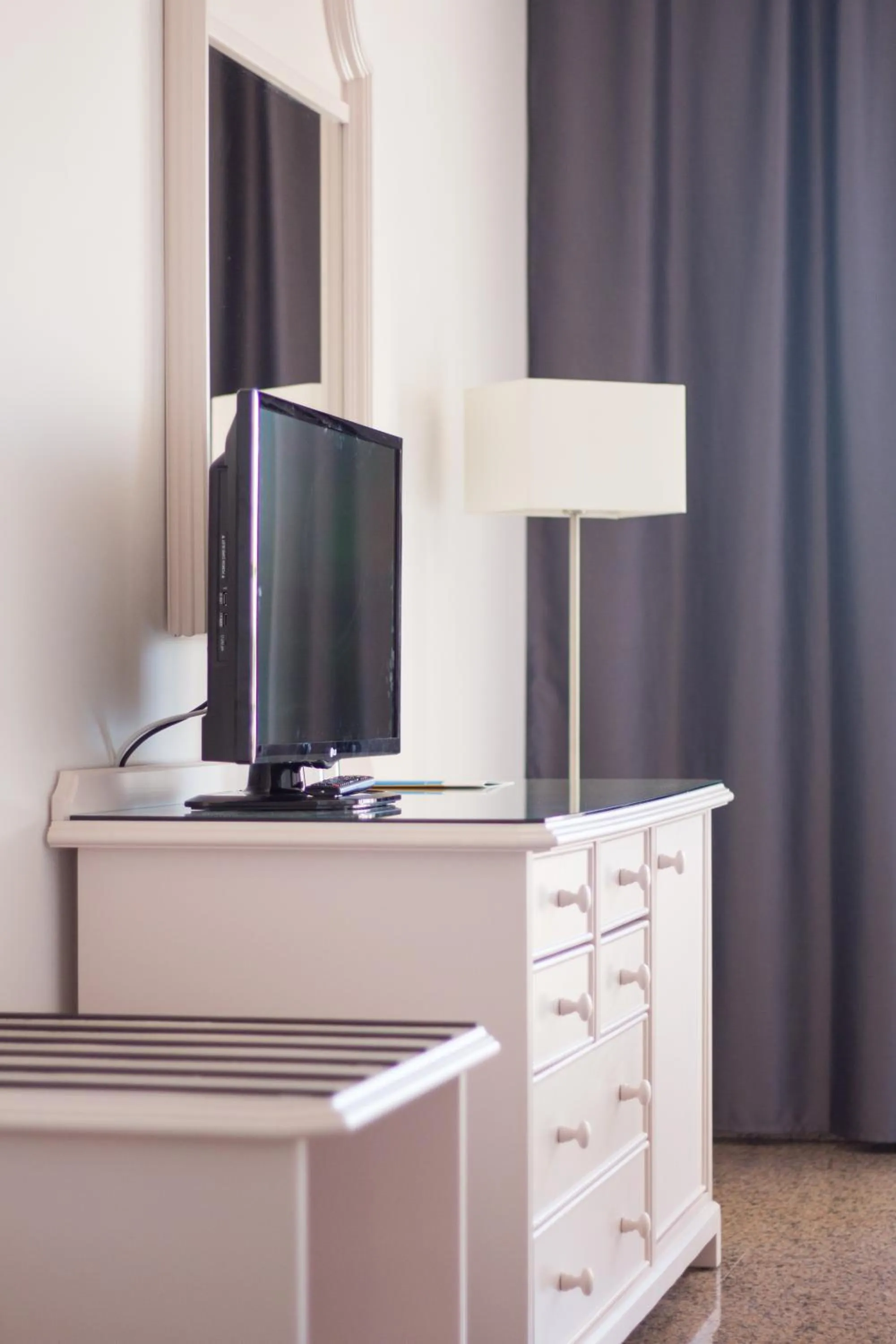 TV and multimedia in Mac Puerto Marina Benalmádena