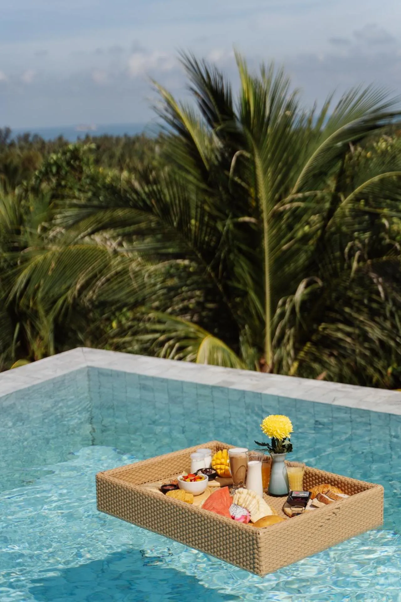 Food and drinks in Varivana Resort Koh Phangan, The Centara Collection