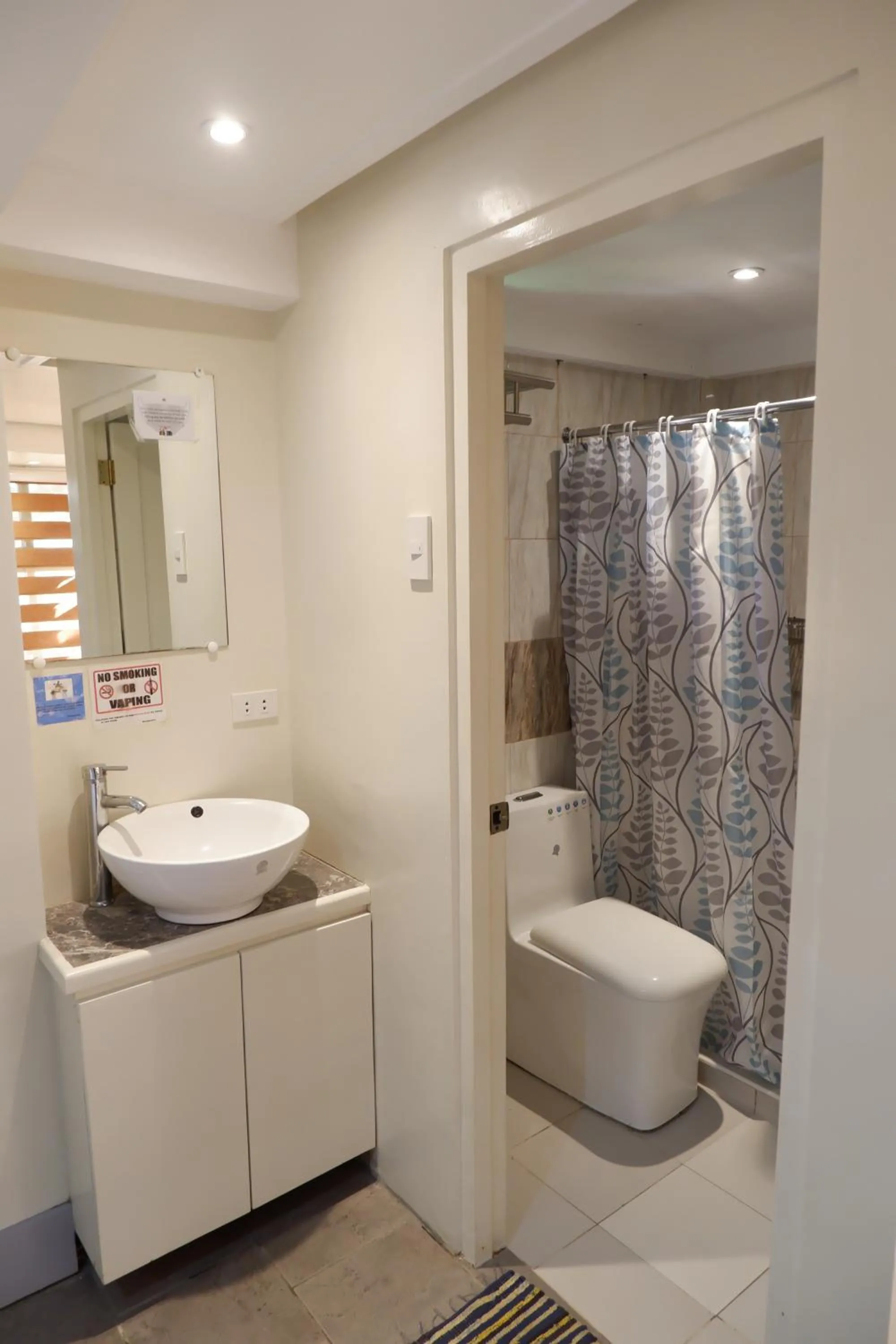 Shower in Sunset View Ridge Residences