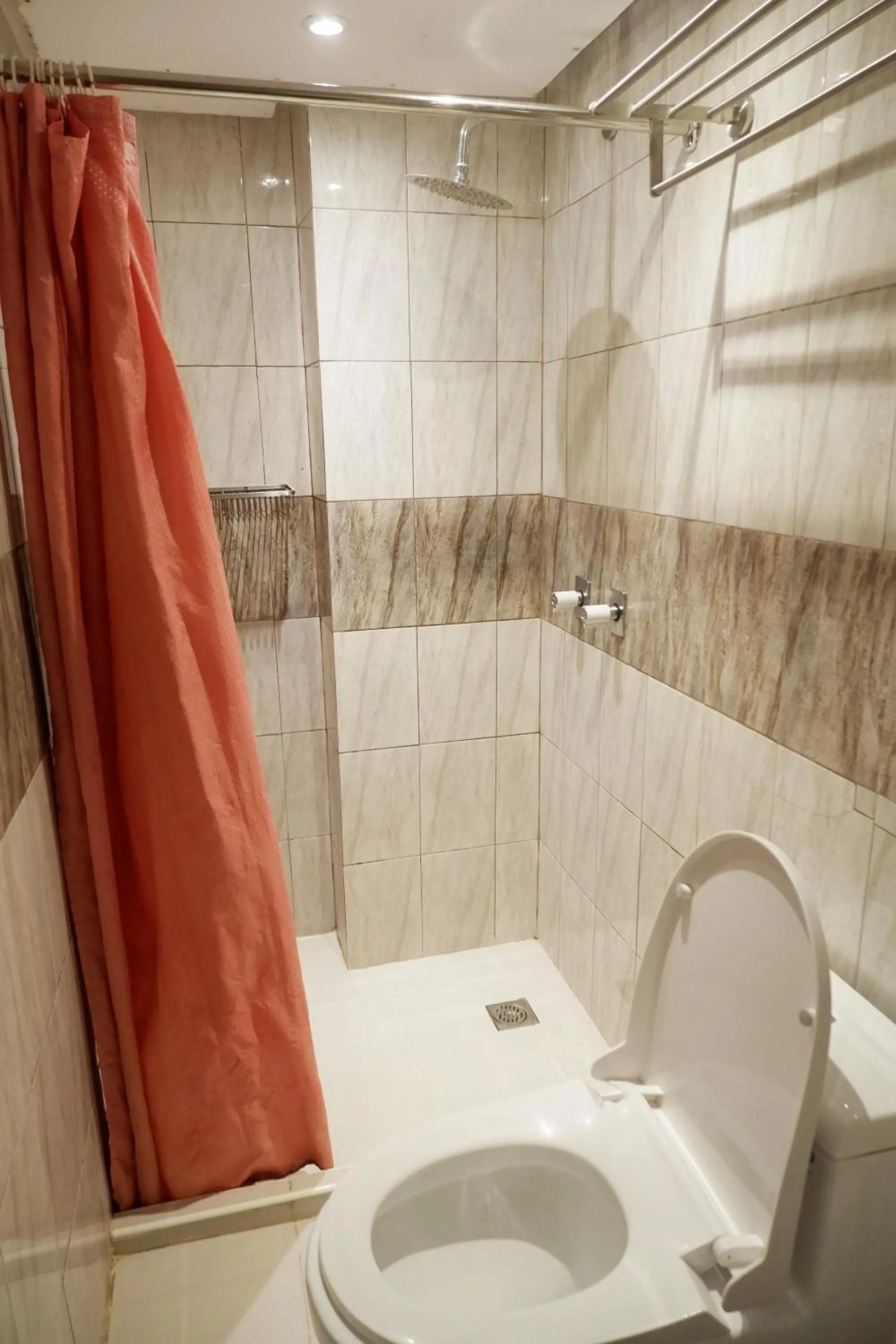 Shower in Sunset View Ridge Residences
