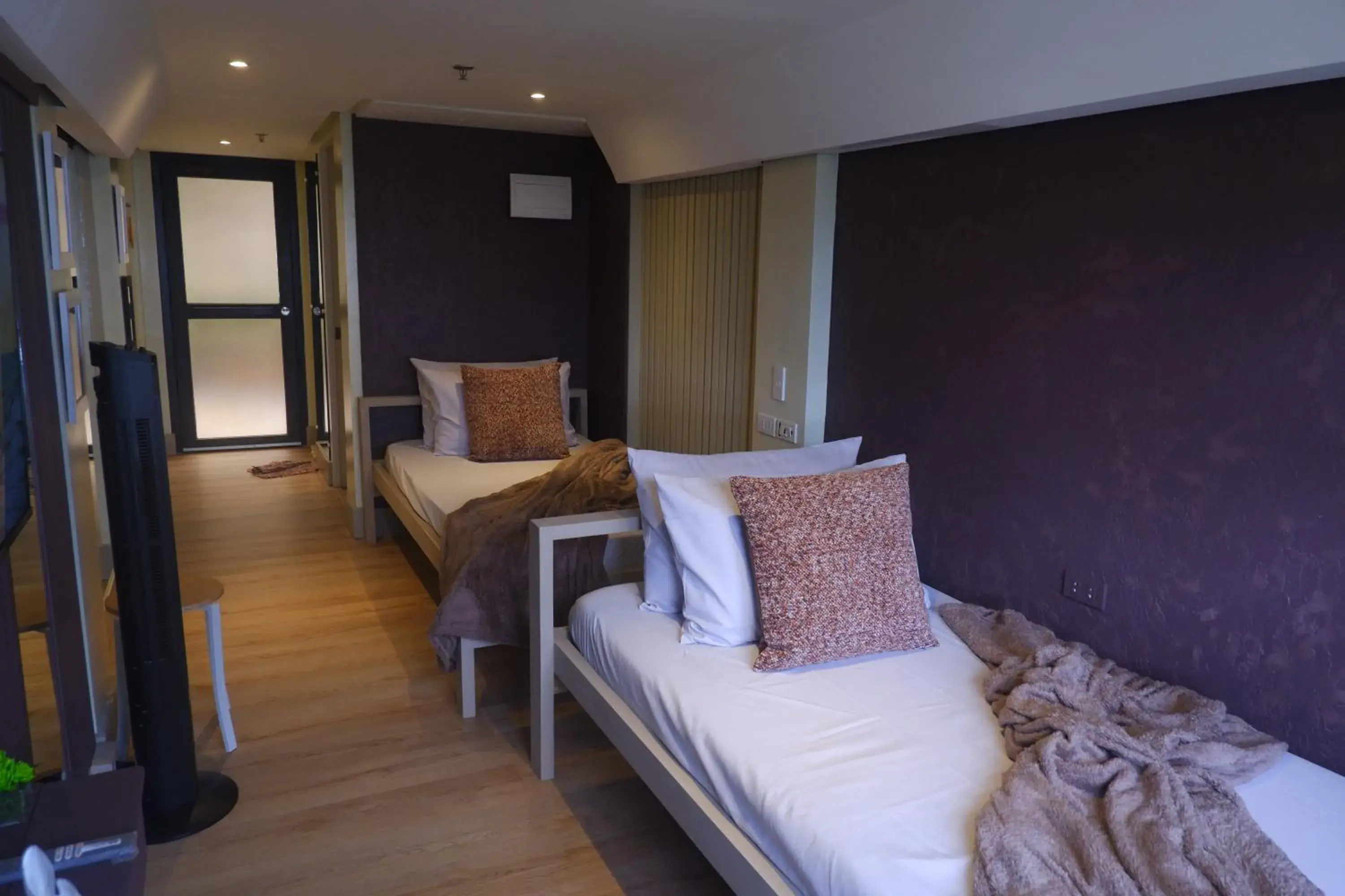 Bed in Sunset View Ridge Residences Bed in Sunset View Ridge Residences