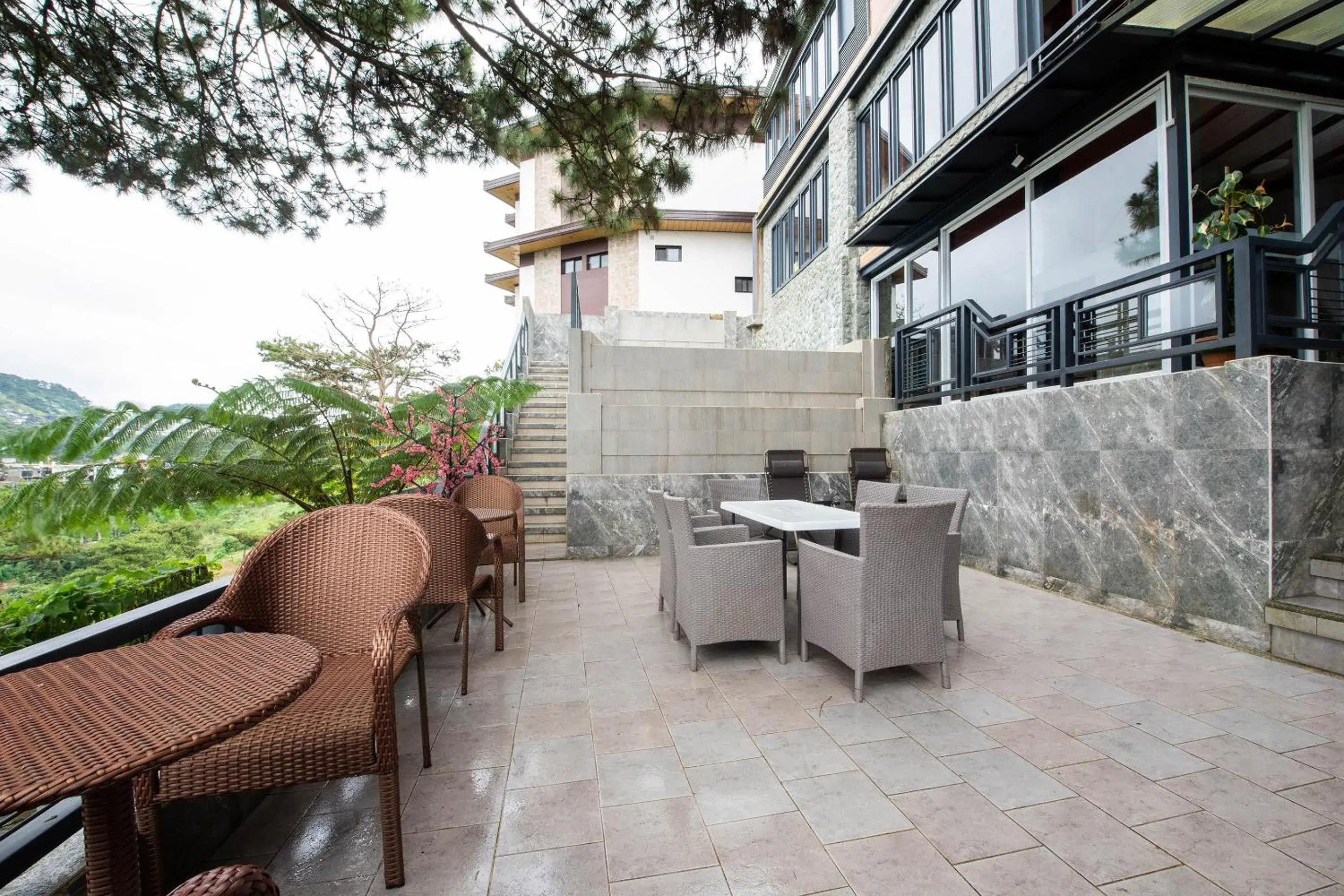 Restaurant/places to eat in Sunset View Ridge Residences Restaurant/places to eat in Sunset View Ridge Residences