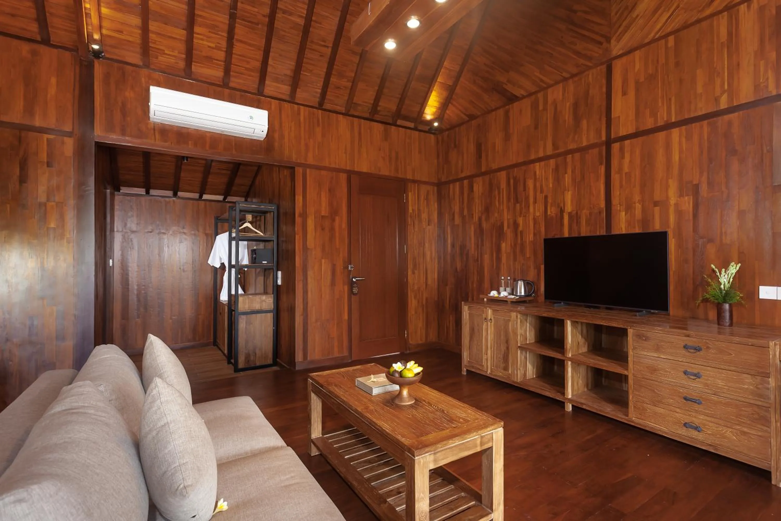 wardrobe in Manah Shanti Suites by GenuineHost