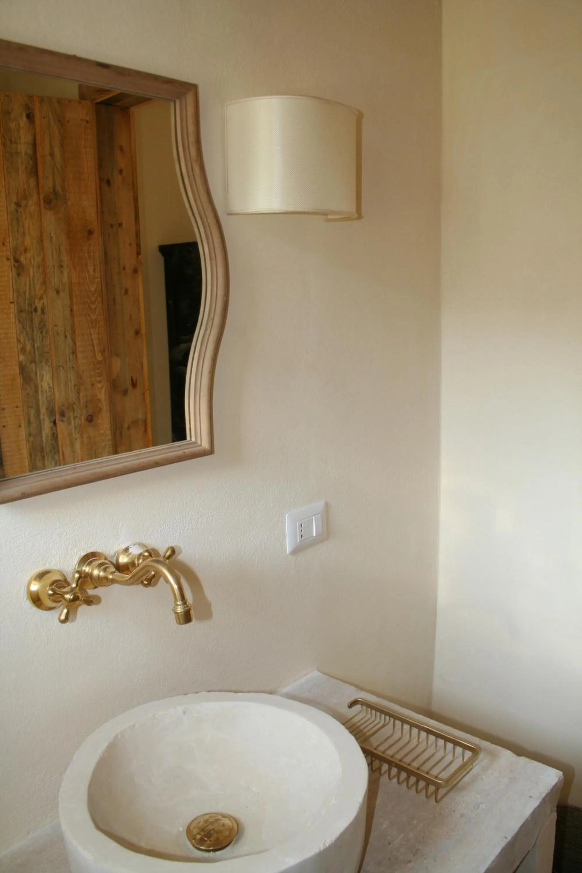 Bathroom in Castello Camemi