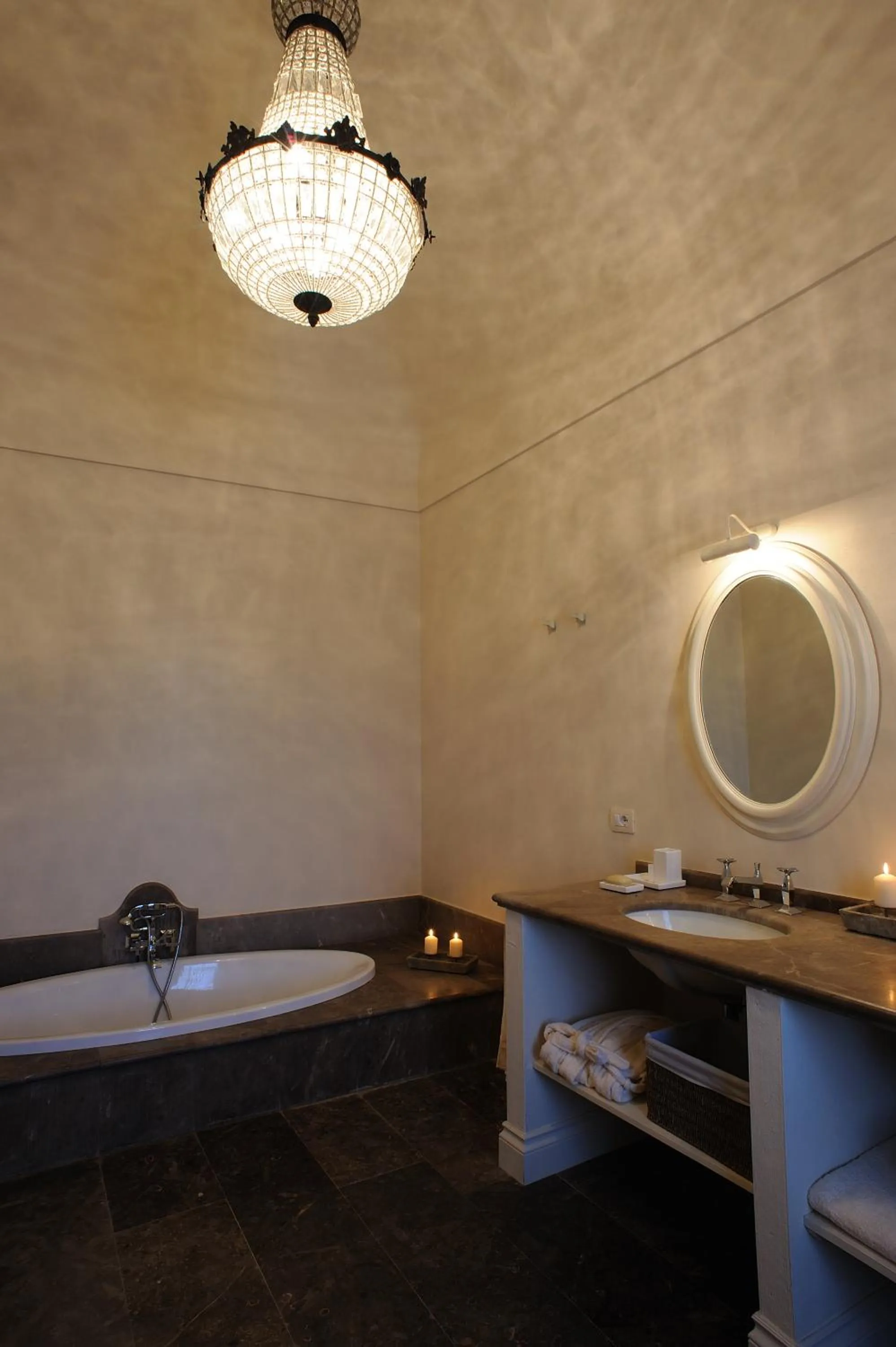 Bathroom in Castello Camemi