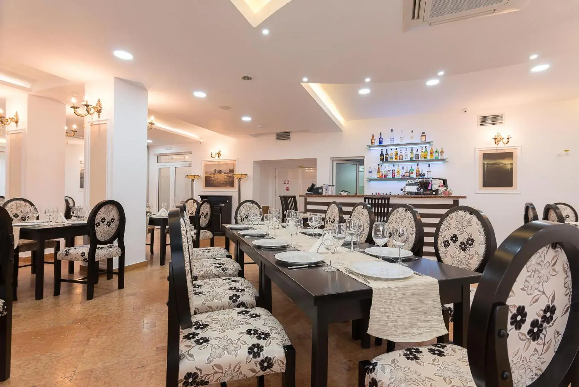 Lounge or bar in Hotel Athos R.M.T. Lounge or bar in Hotel Athos R.M.T.