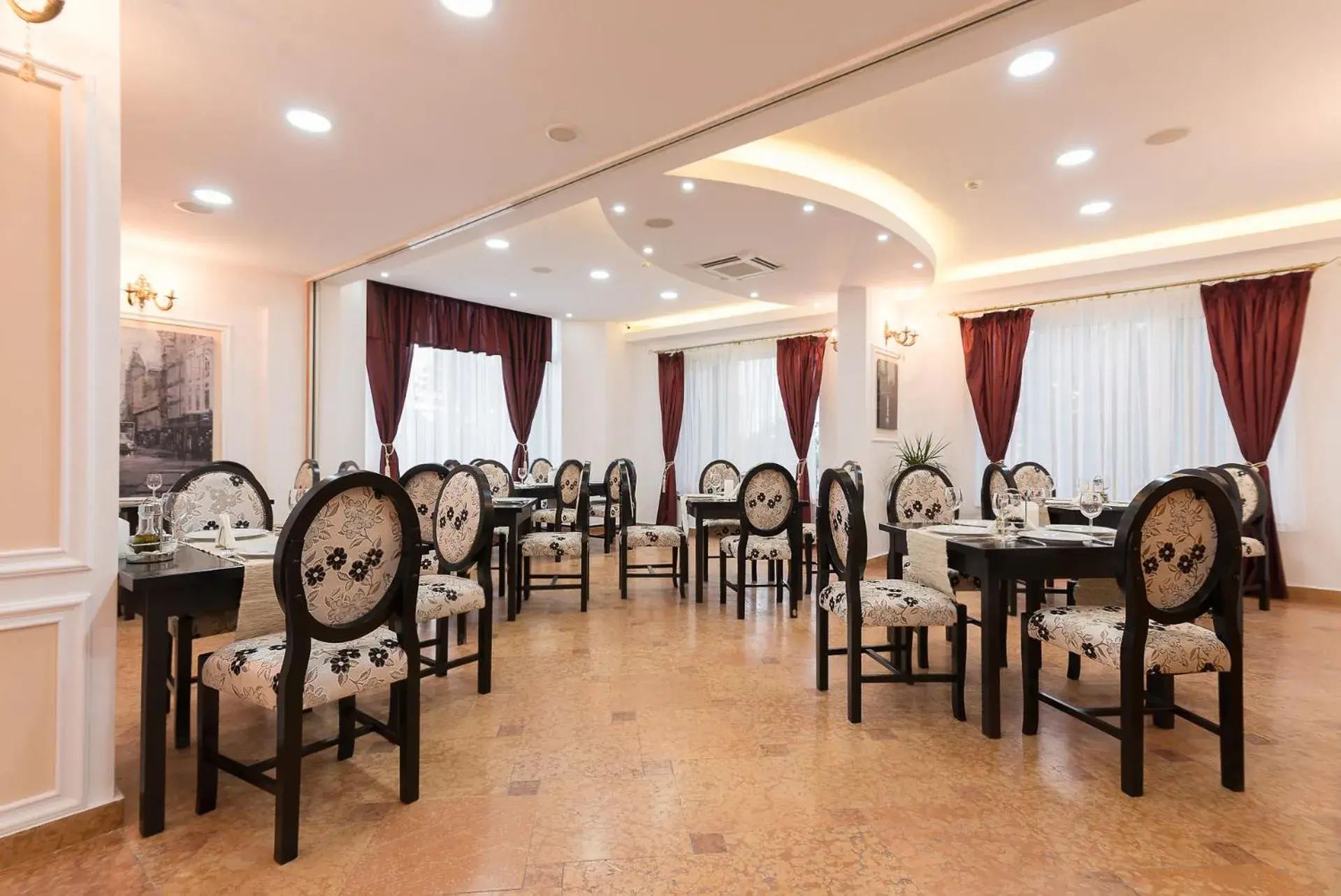 Restaurant/places to eat in Hotel Athos R.M.T. Restaurant/places to eat in Hotel Athos R.M.T.