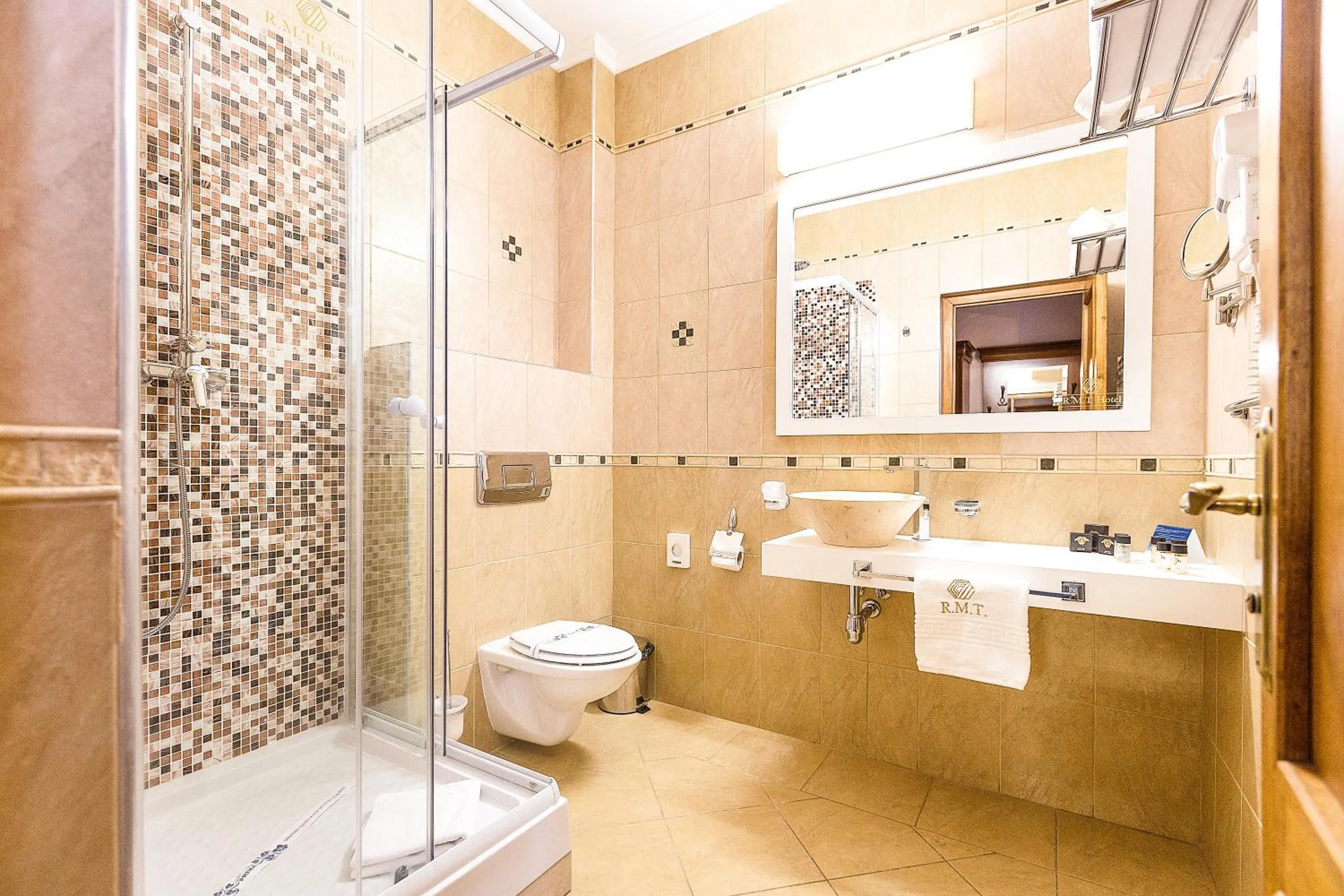 Toilet in Hotel Athos R.M.T.