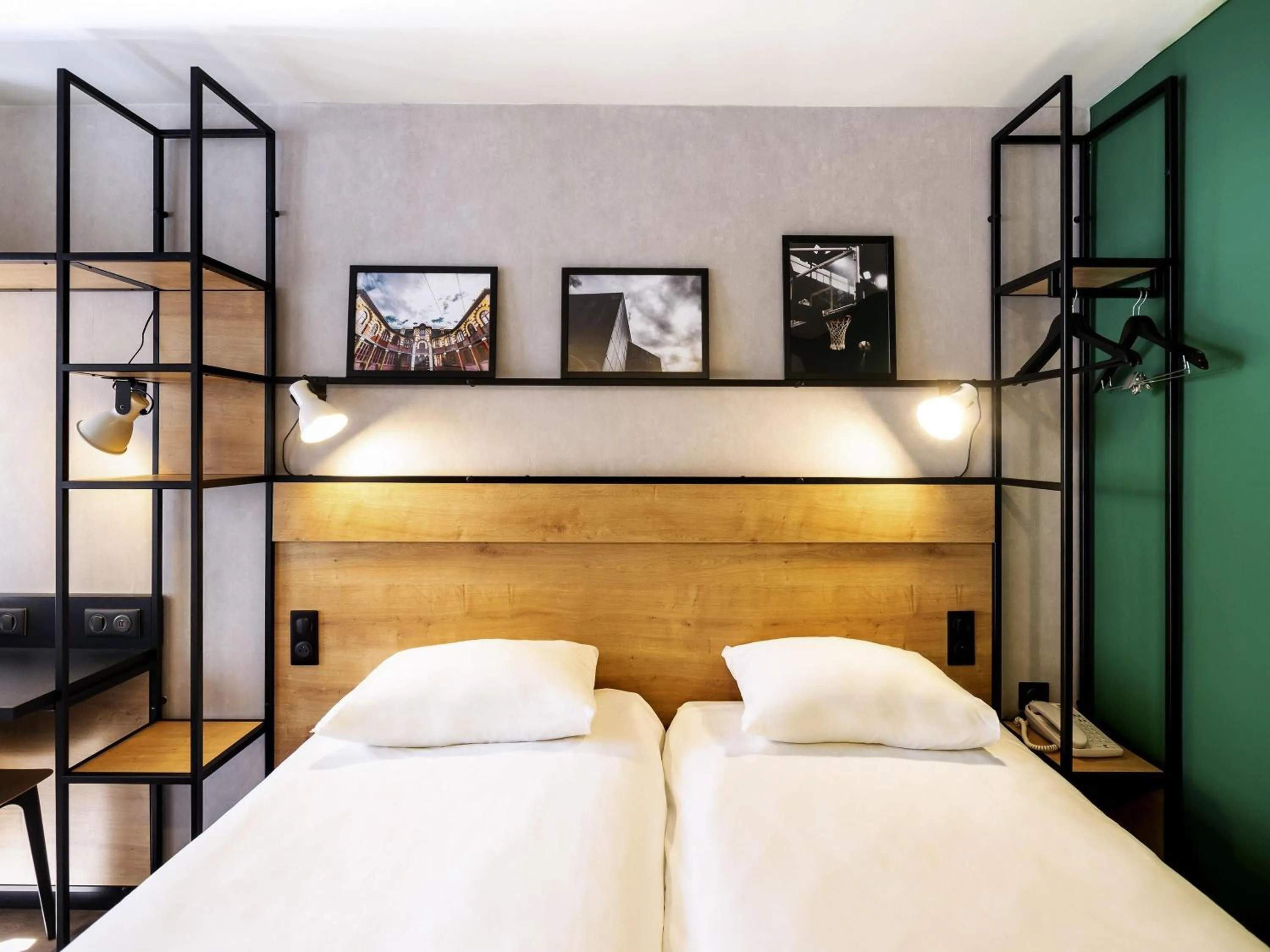 Bedroom, Bed in Ibis Pau Centre