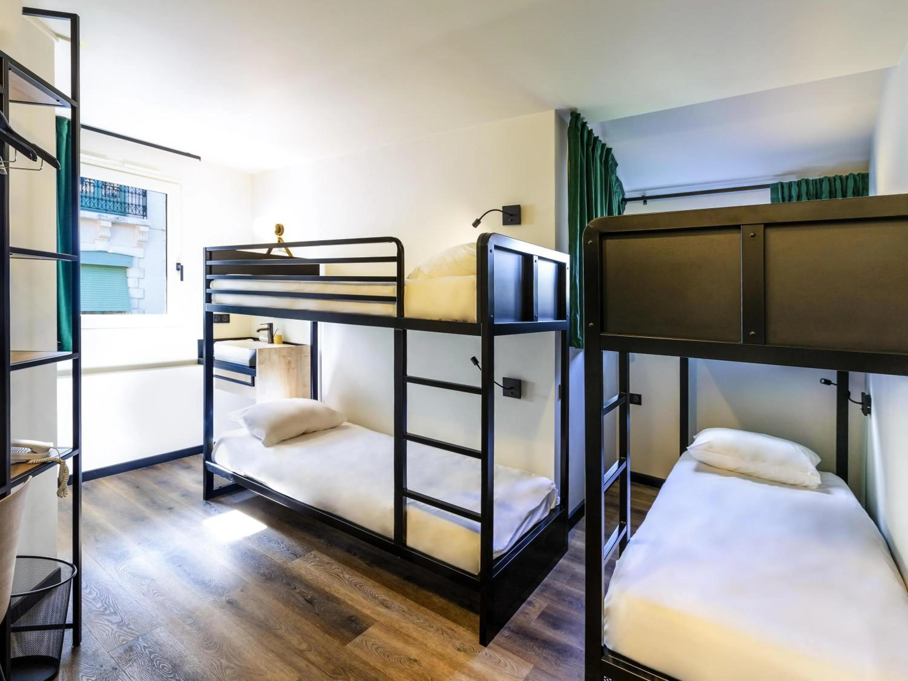 Bedroom, Bed in Ibis Pau Centre