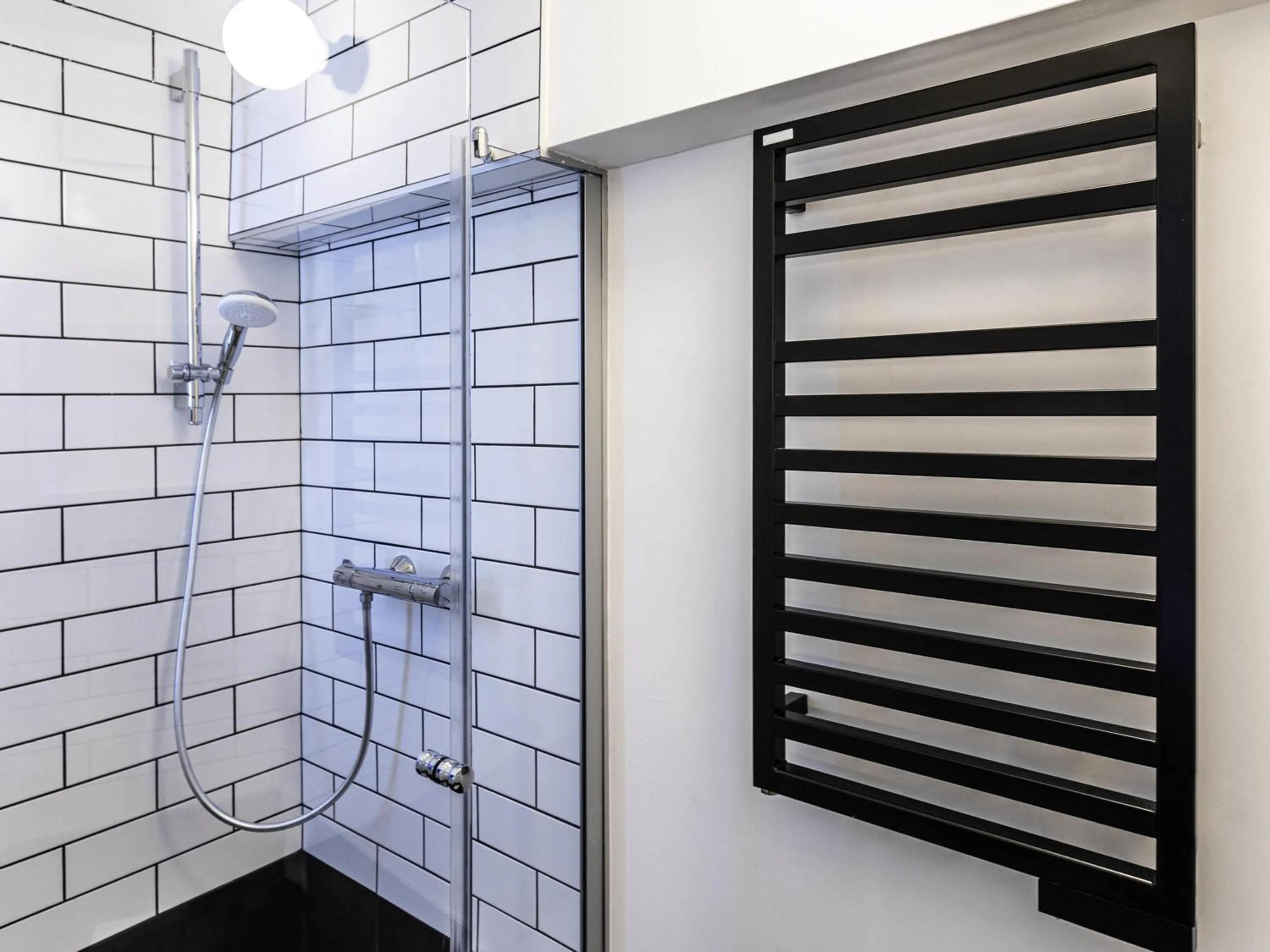 Bedroom in Ibis Pau Centre