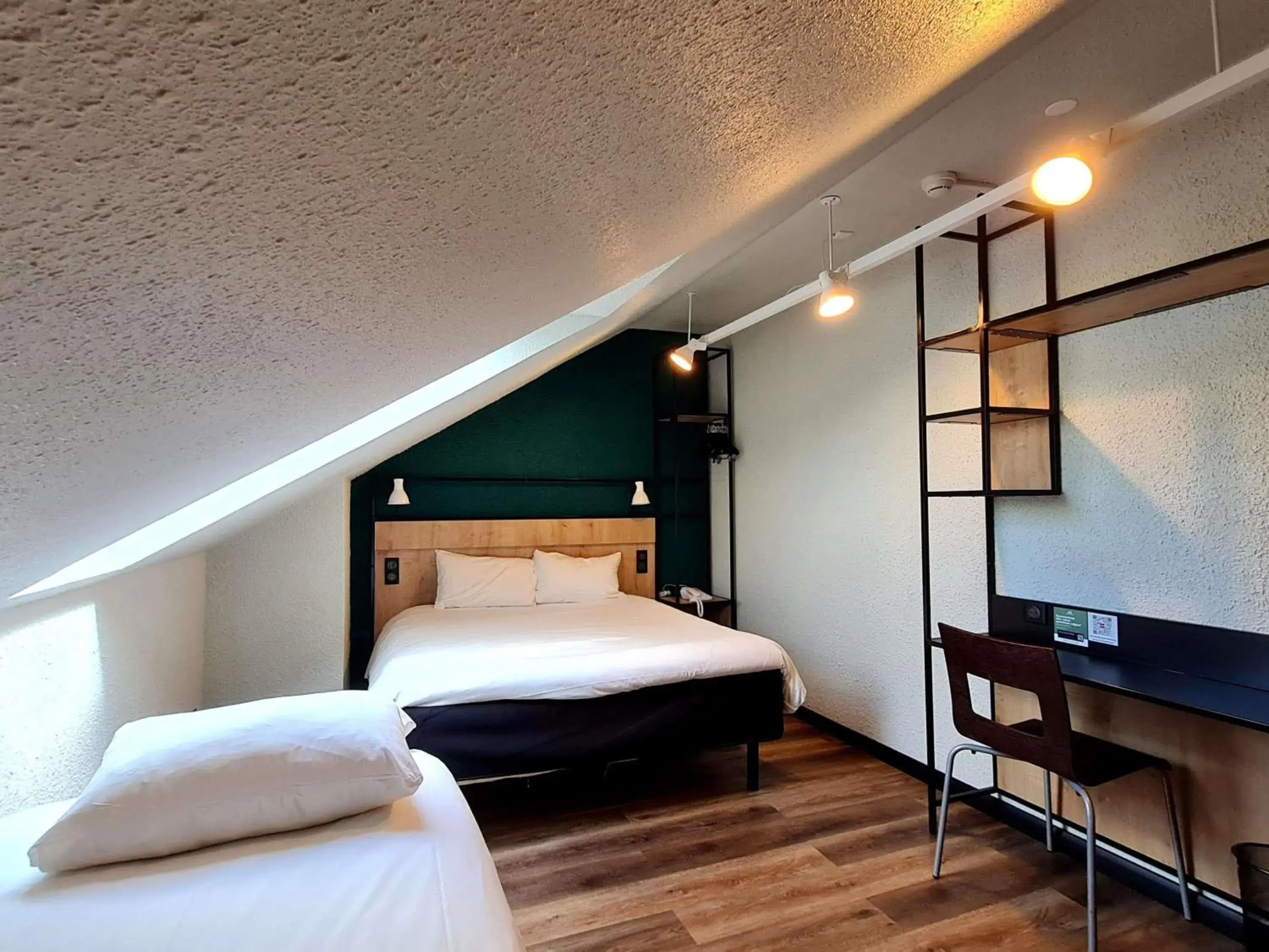 Bedroom, Bed in Ibis Pau Centre Bedroom, Bed in Ibis Pau Centre