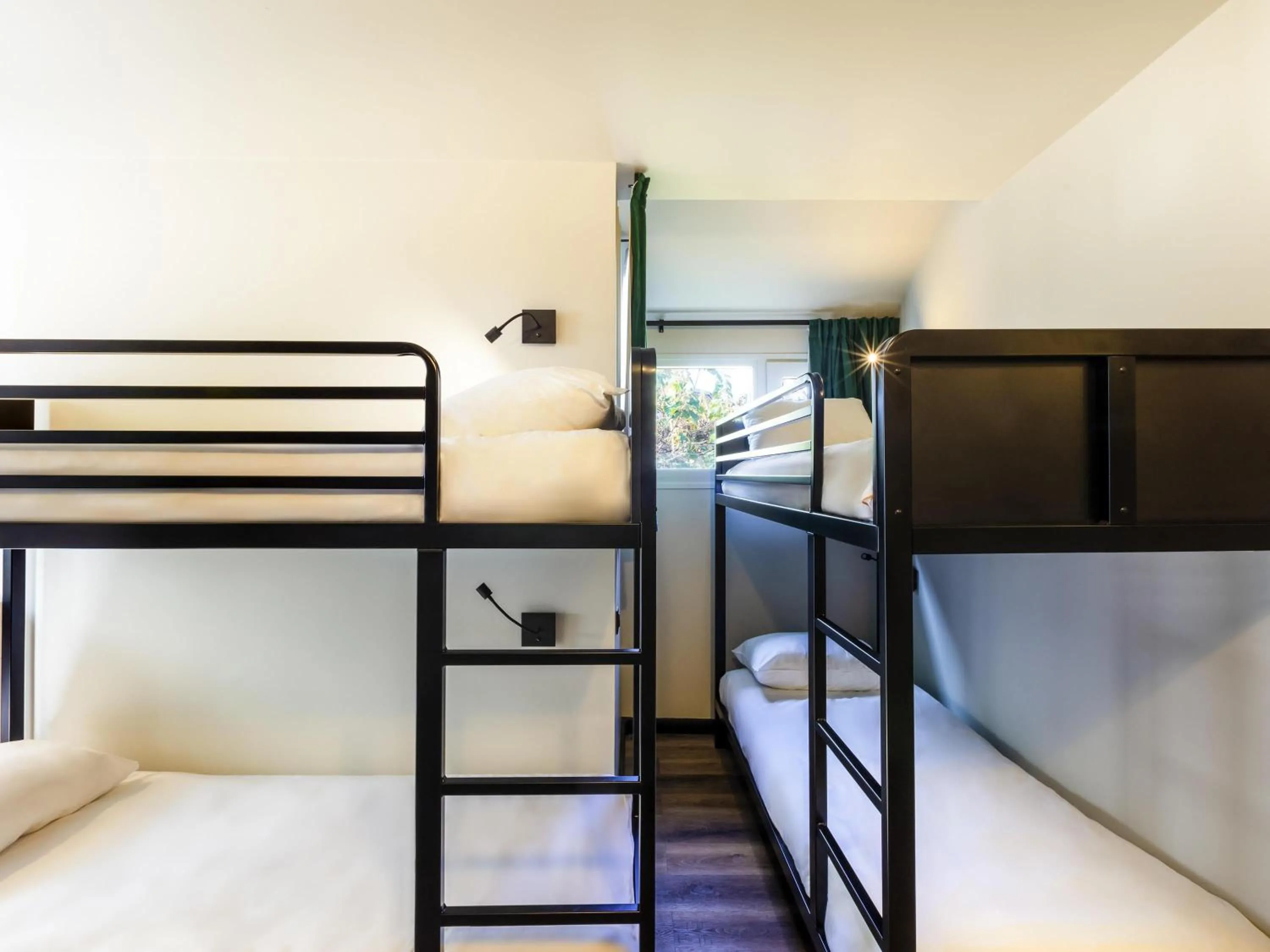 Bedroom, Bed in Ibis Pau Centre