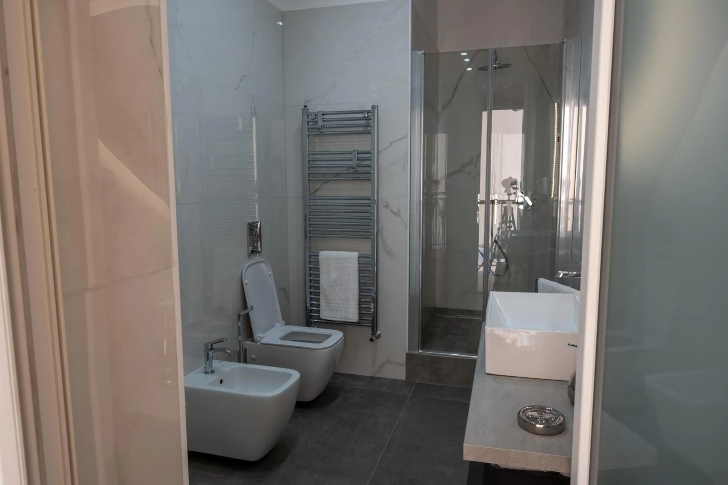 Large Double Room in Heaven House