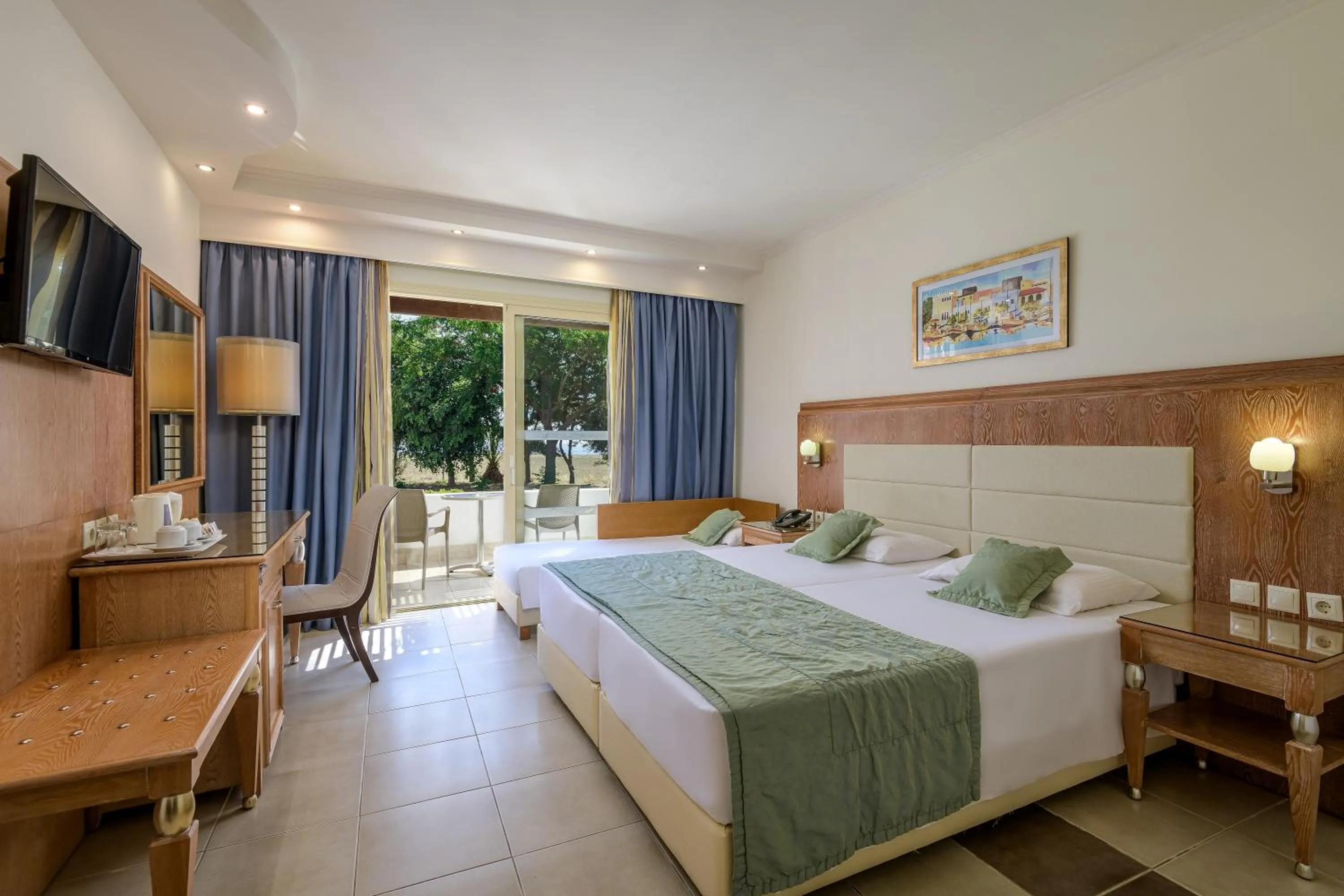 Bed in Natura Park Village Hotel & Spa