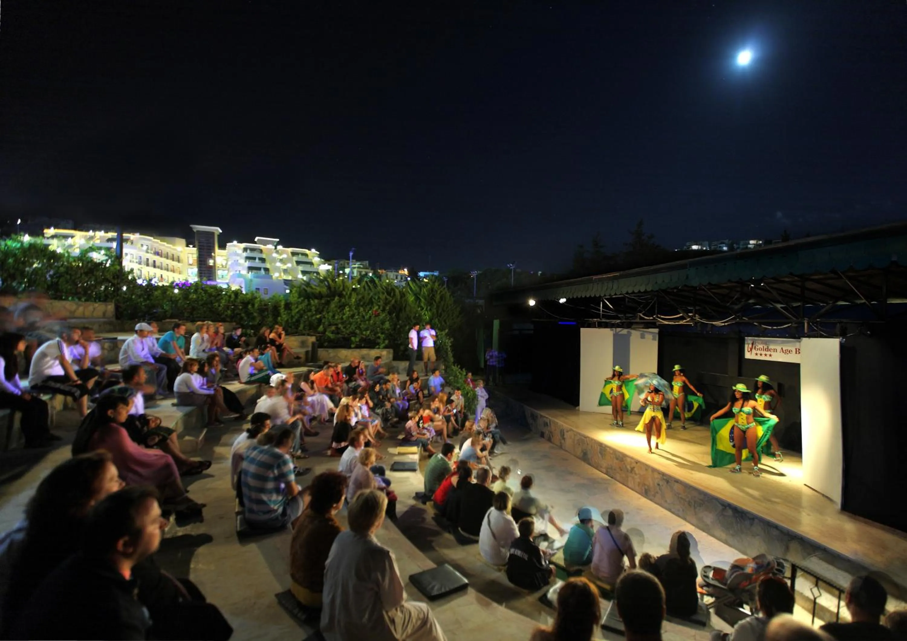 Evening entertainment in Golden Age Hotel Yalıkavak Bodrum