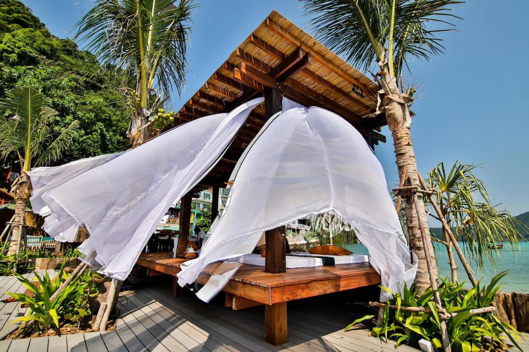 Massage in Phi Phi CoCo Beach Resort