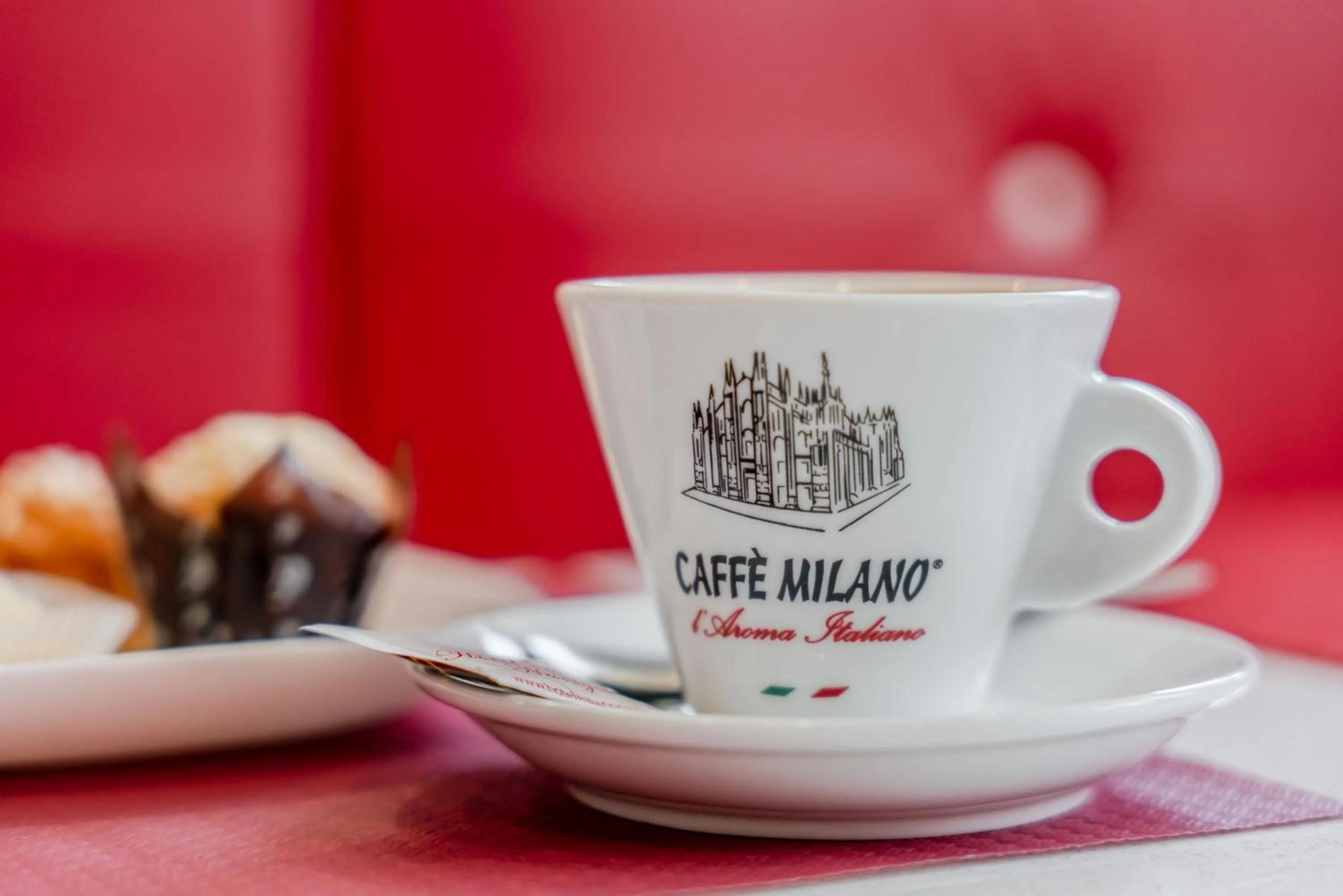 Food and drinks in Hotel Milano Navigli