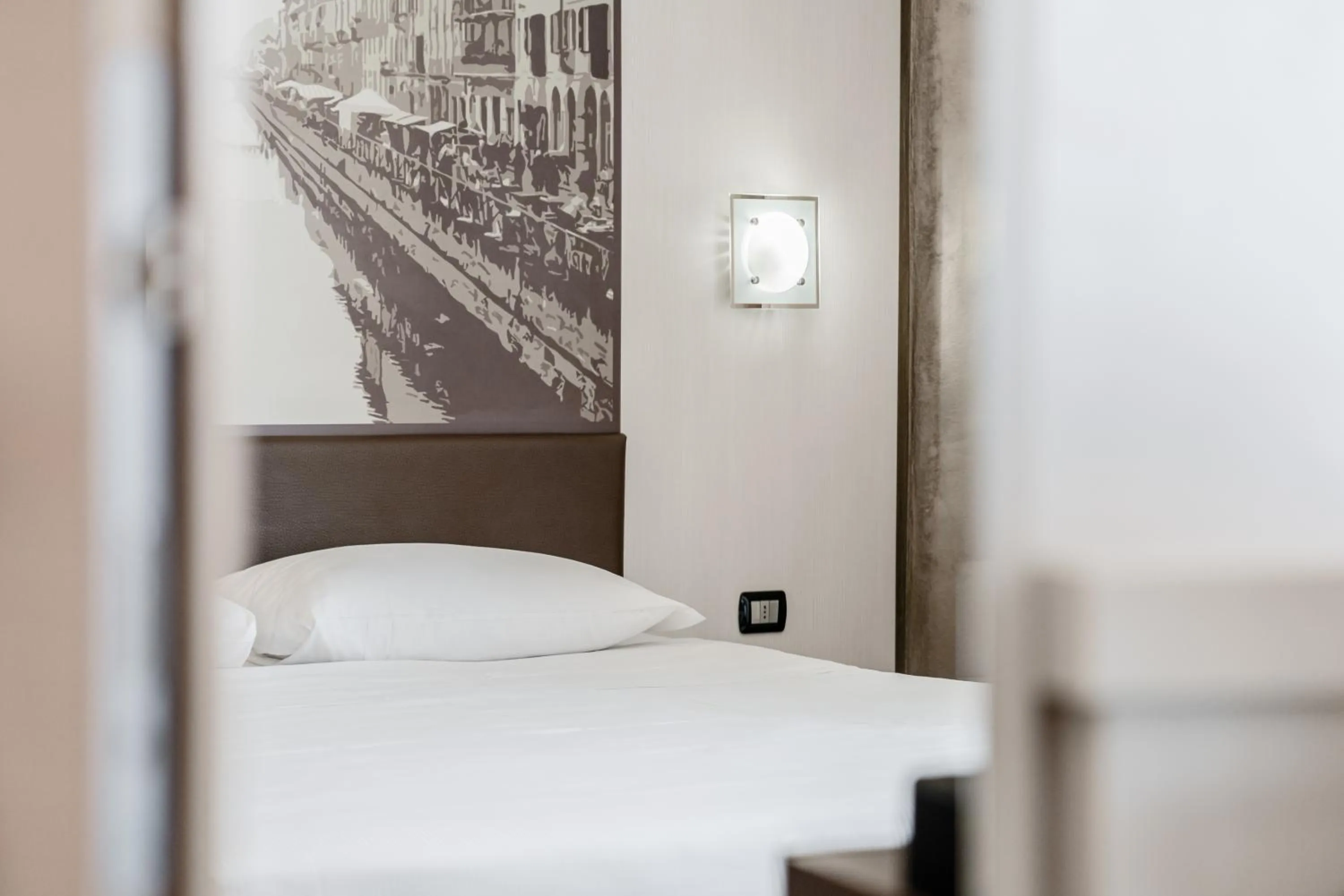 Photo of the whole room, Bed in Hotel Milano Navigli