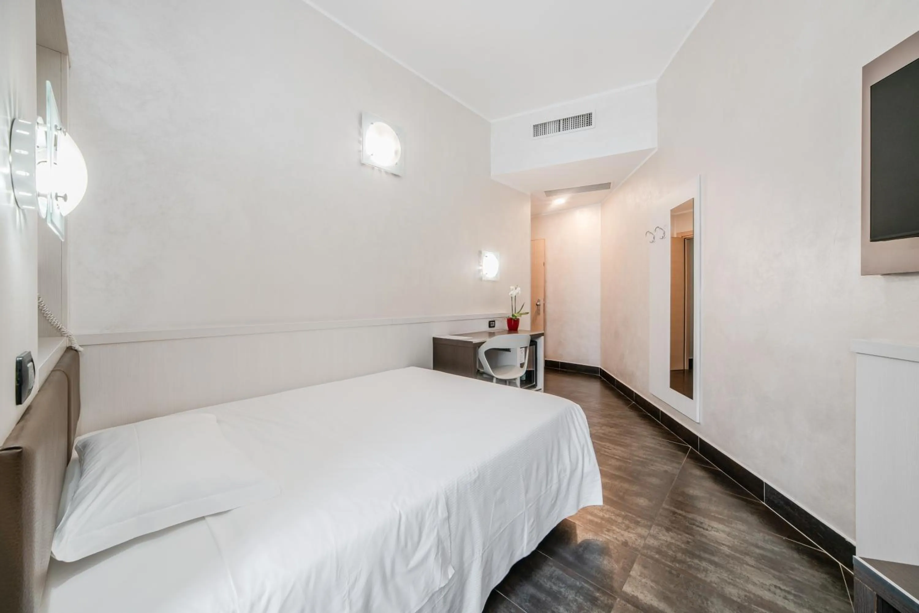 Bed in Hotel Milano Navigli