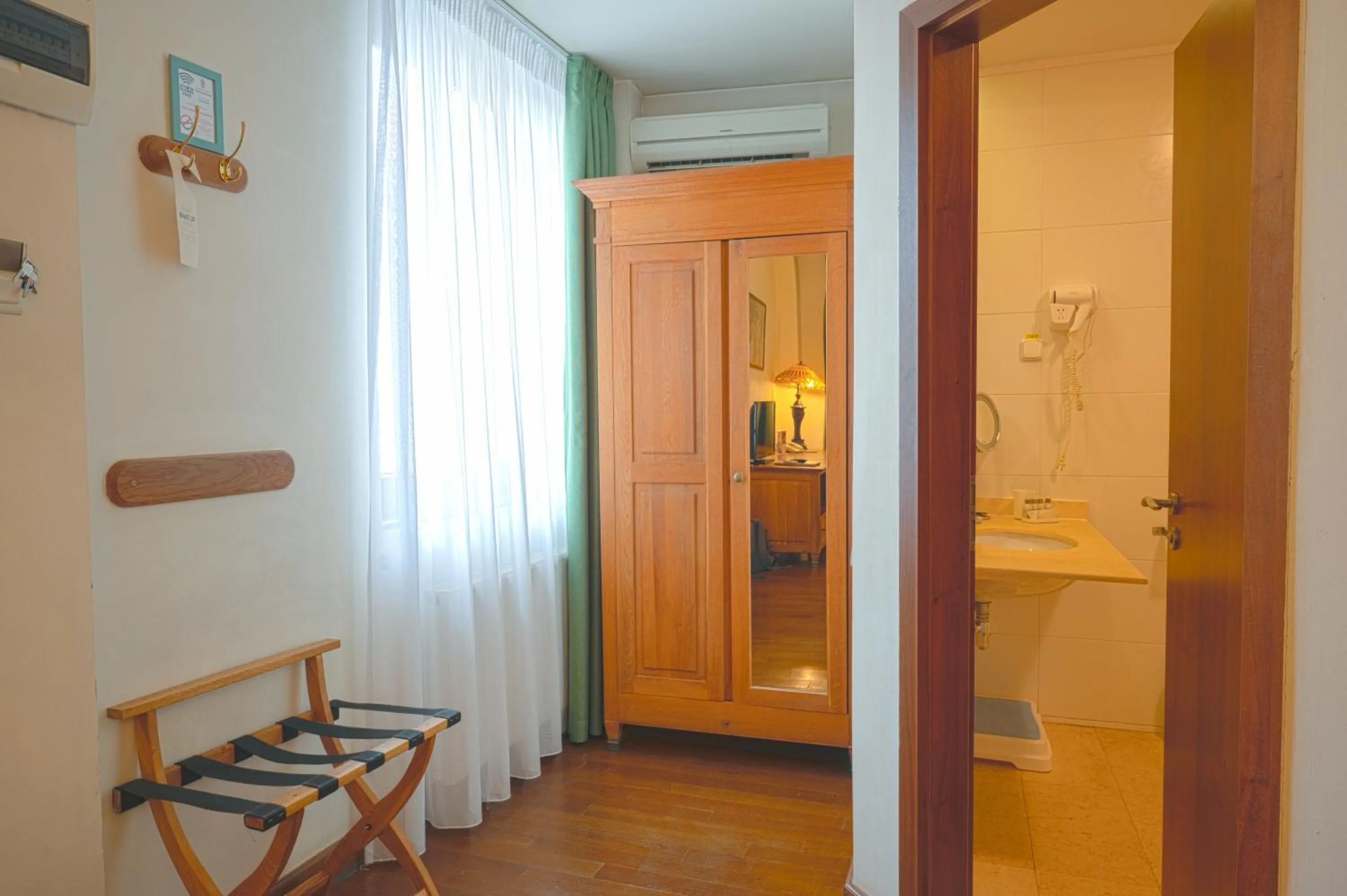 Bedroom in Rembrandt Old Town