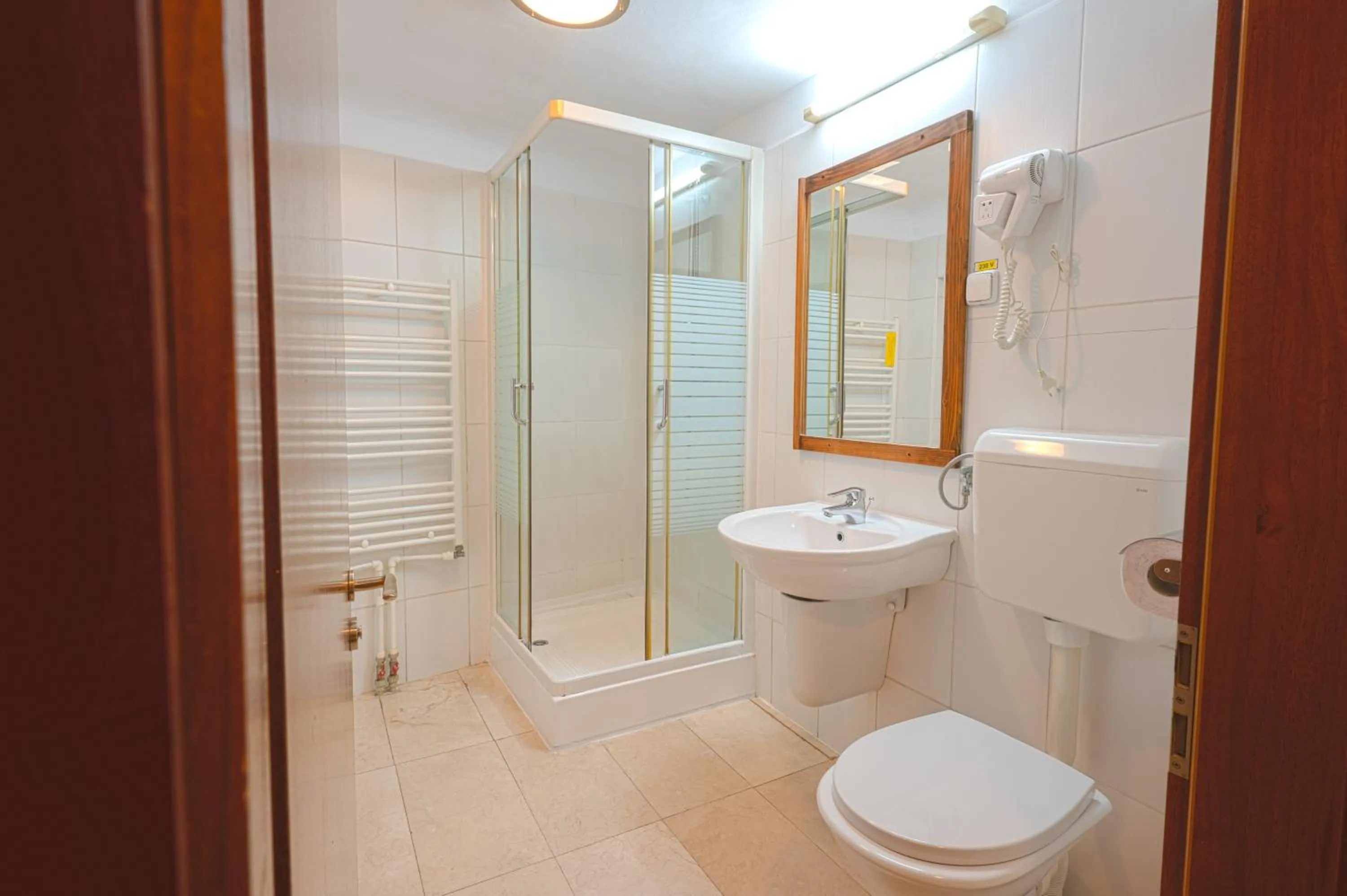 Shower in Rembrandt Old Town