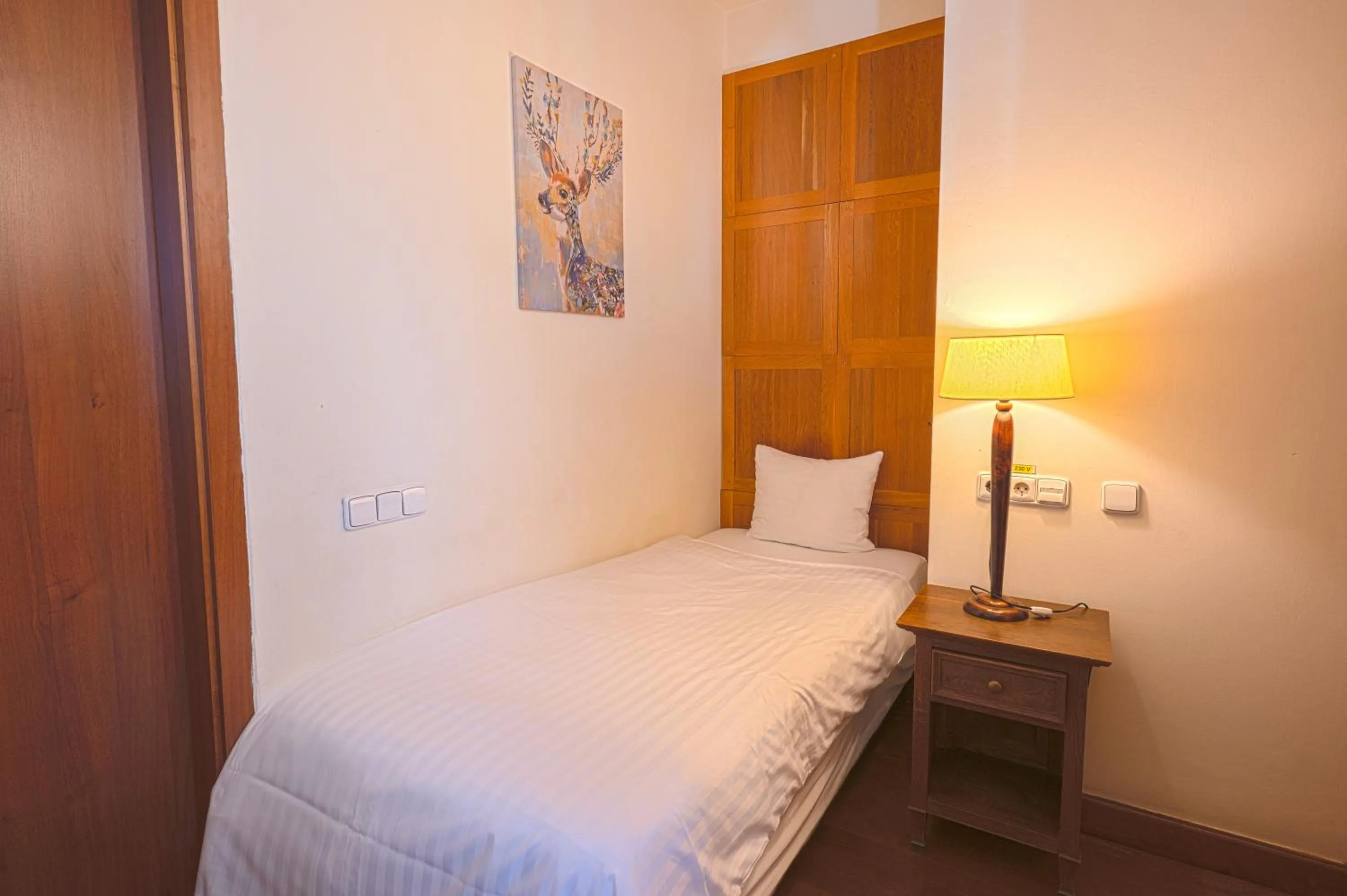 Bedroom, Bed in Rembrandt Old Town