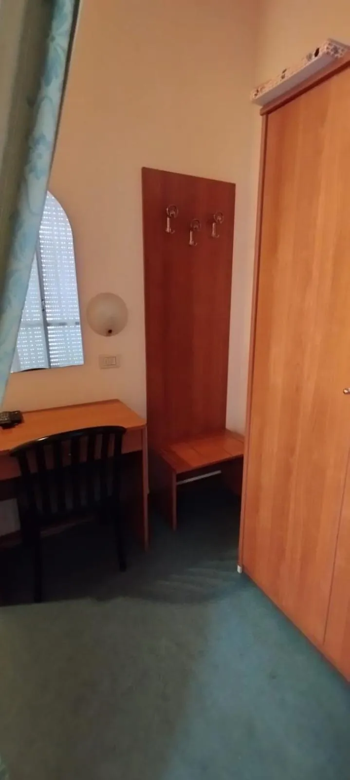 wardrobe, Bed in Hotel Acerboli