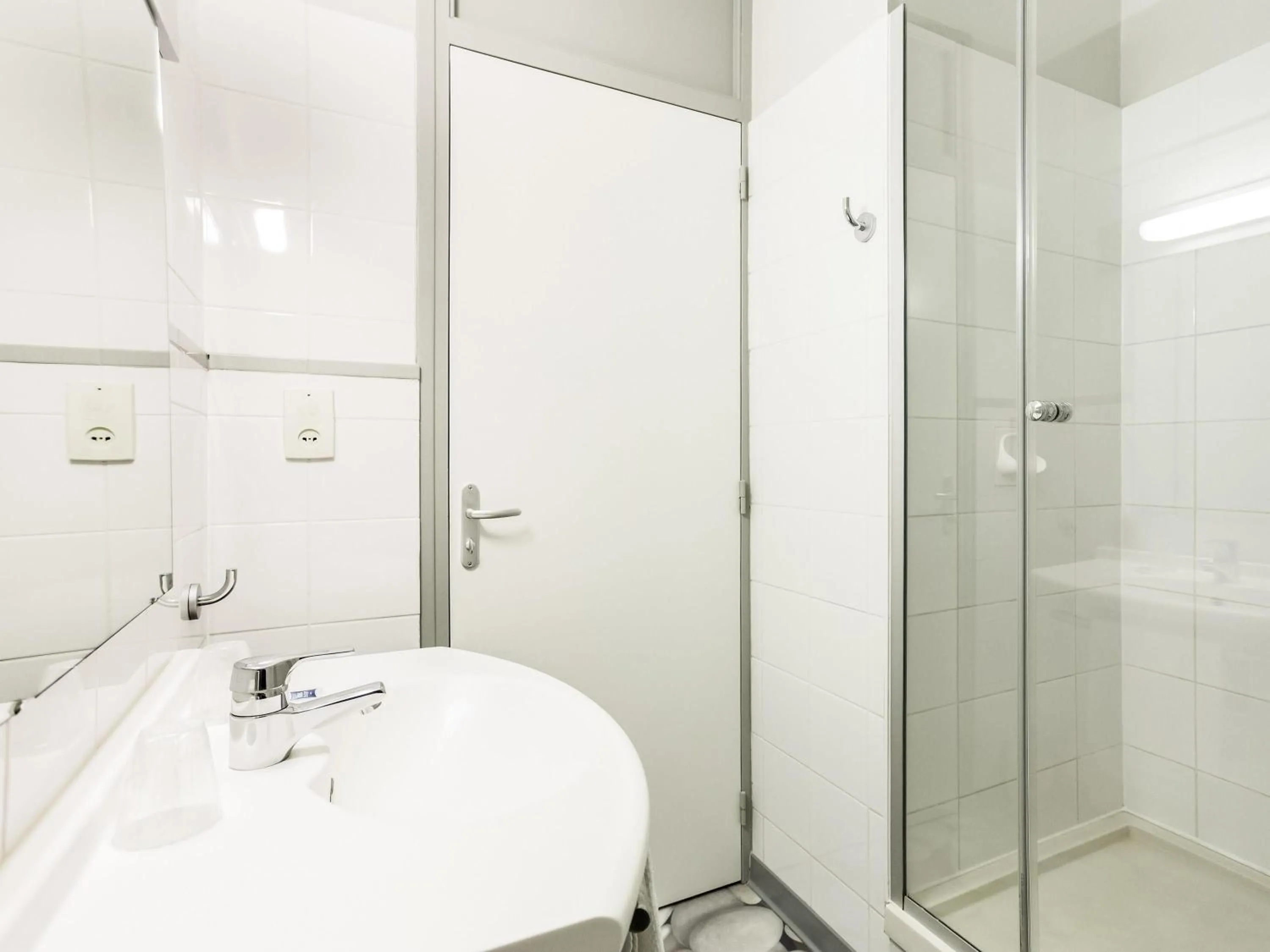 Bedroom in ibis budget Pau Lescar