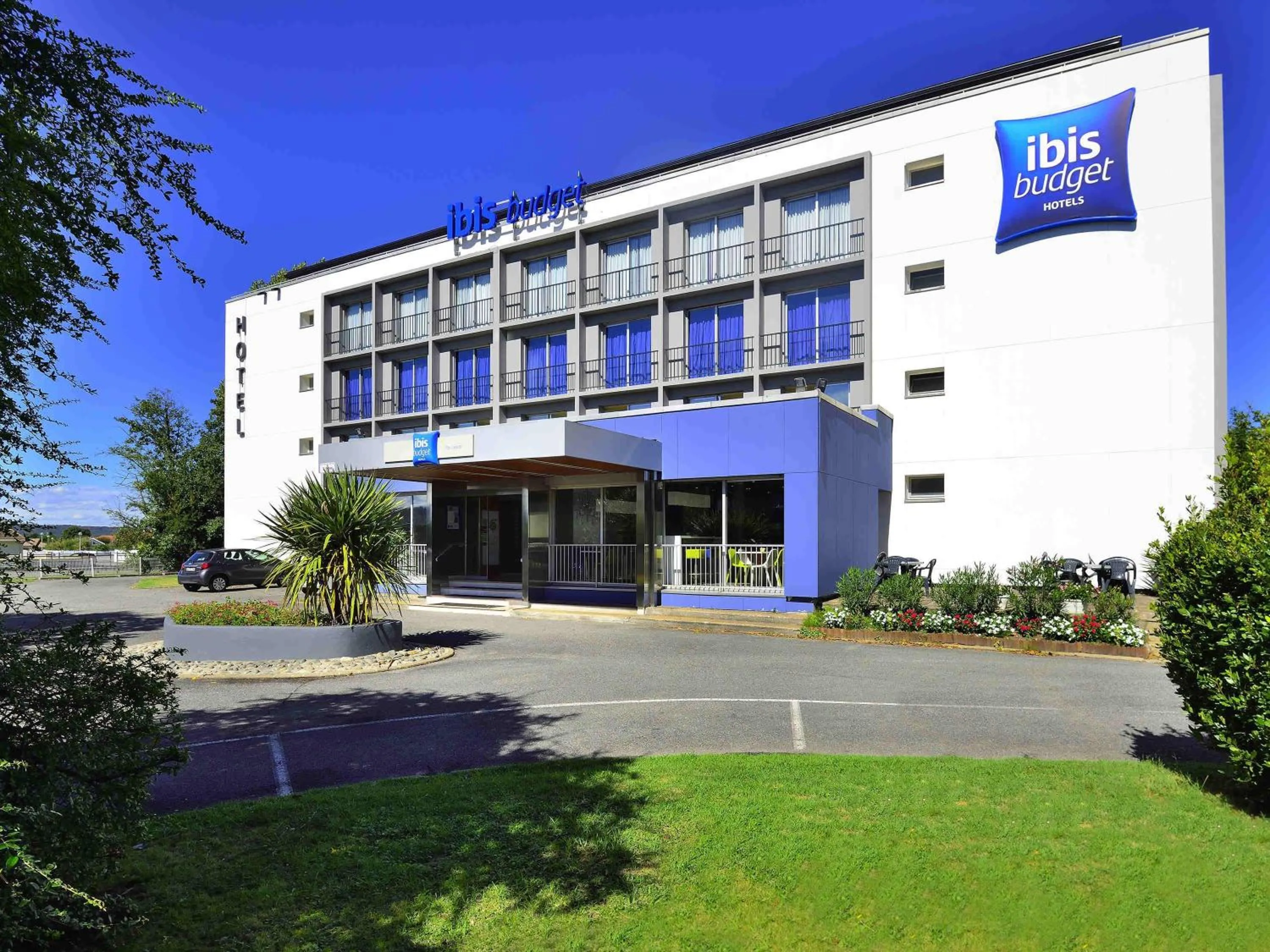 Property building in ibis budget Pau Lescar