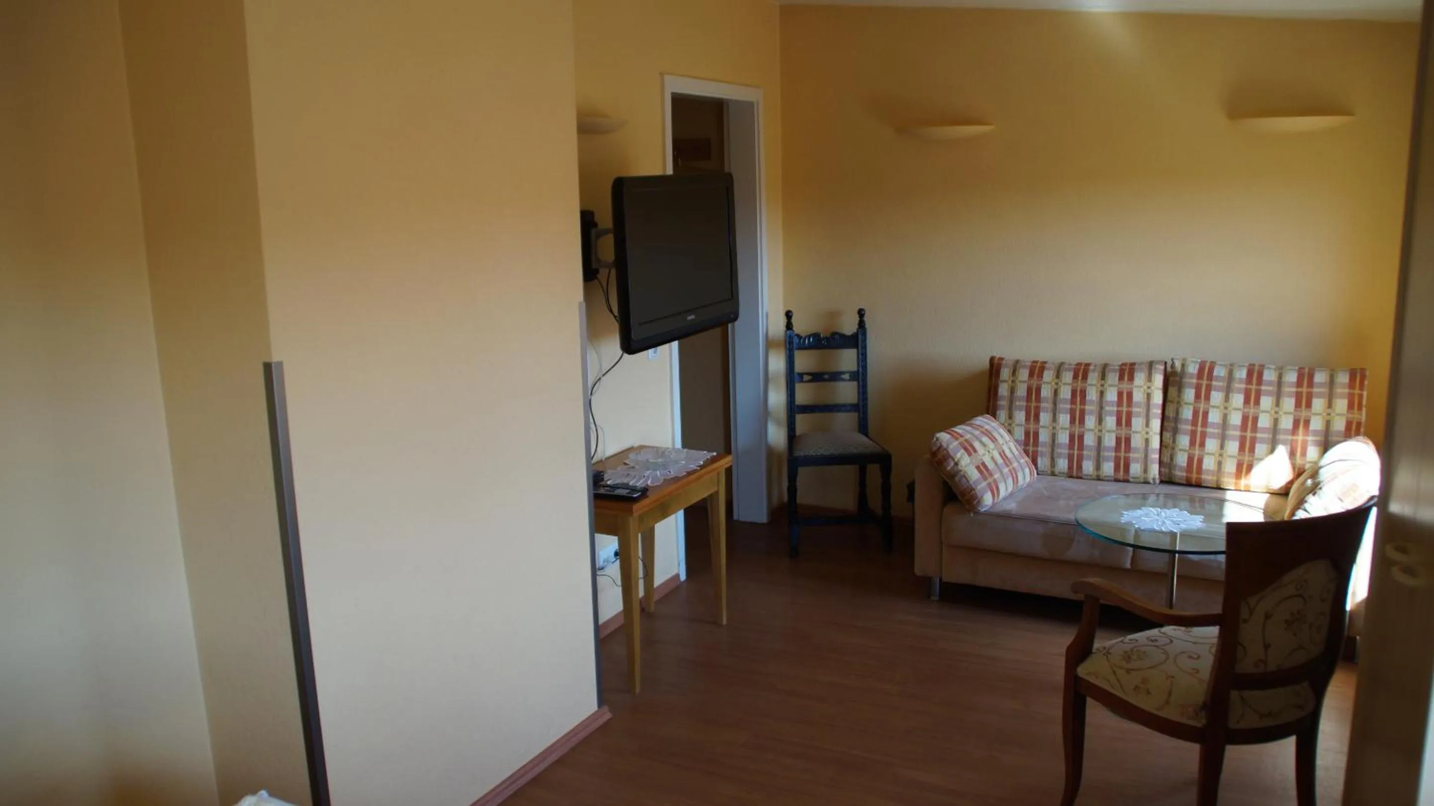 Bedroom, Bed in HOTEL alt lüneburger Kutscherstuben