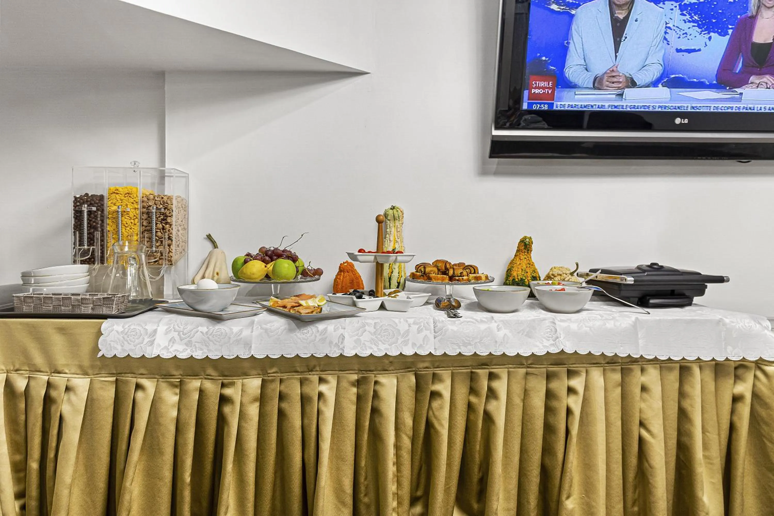 Food and drinks in Lina Hotel