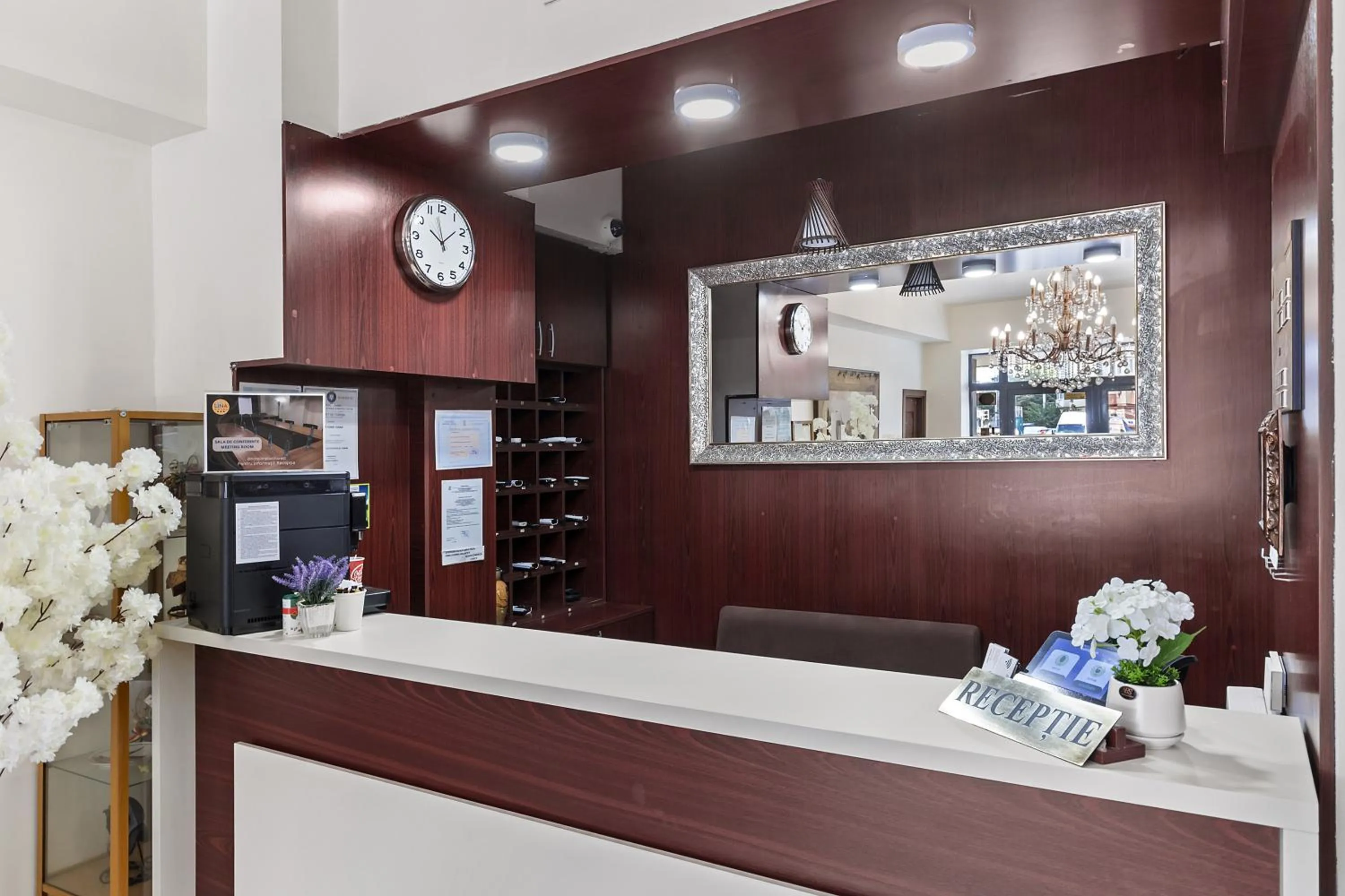 Text overlay in Lina Hotel