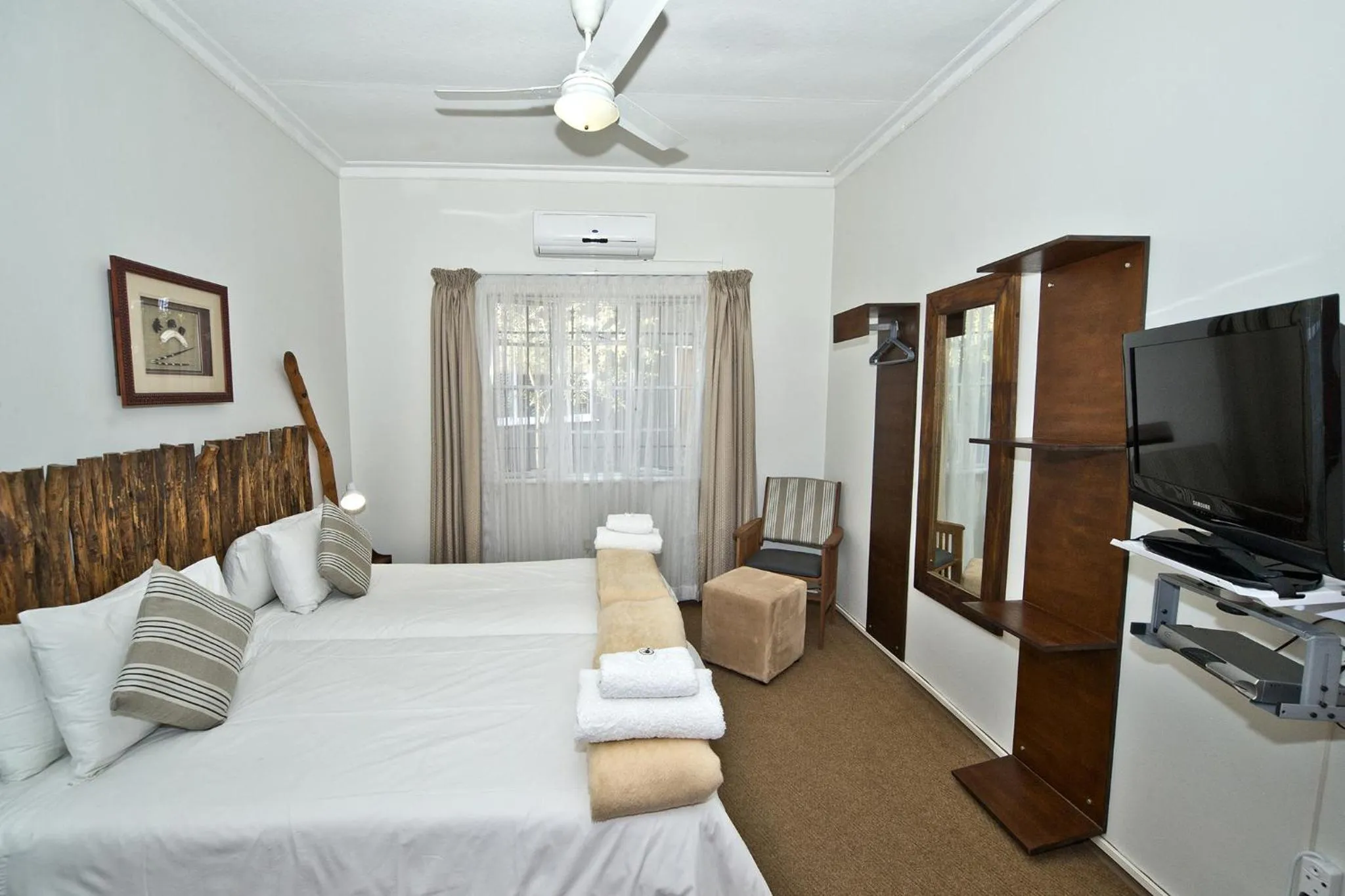 Photo of the whole room in Bush Pillow Guest House