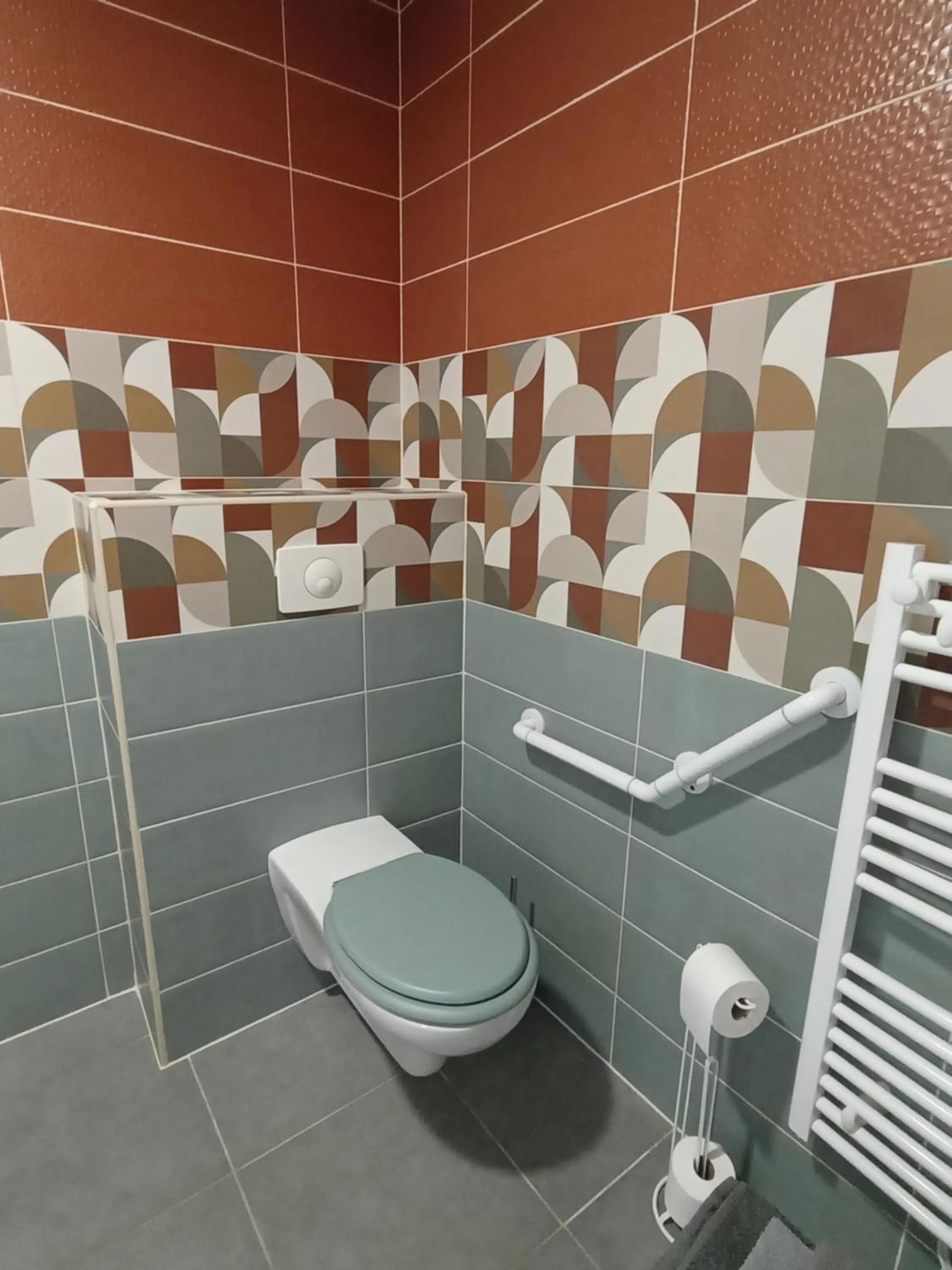 Bathroom in Chambres et Tables d'hotes " O Doux Matins " aux portes de Chinon