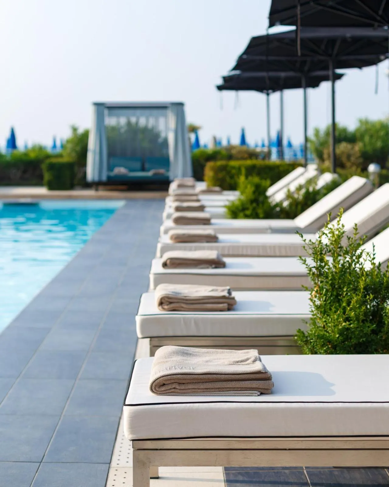 Pool view in Hotel Mariver