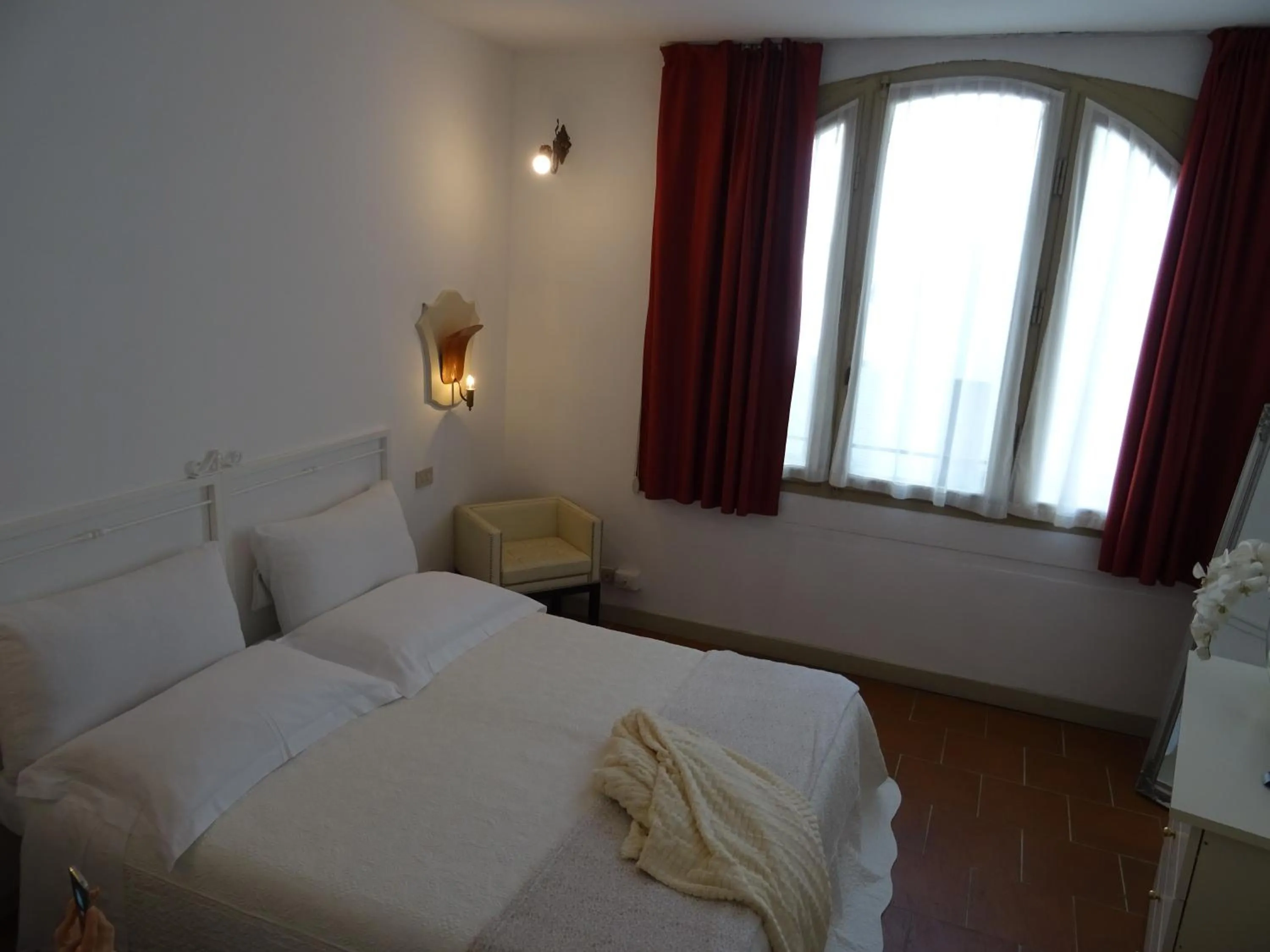 Bed in CharmeRooms Villa Moroni