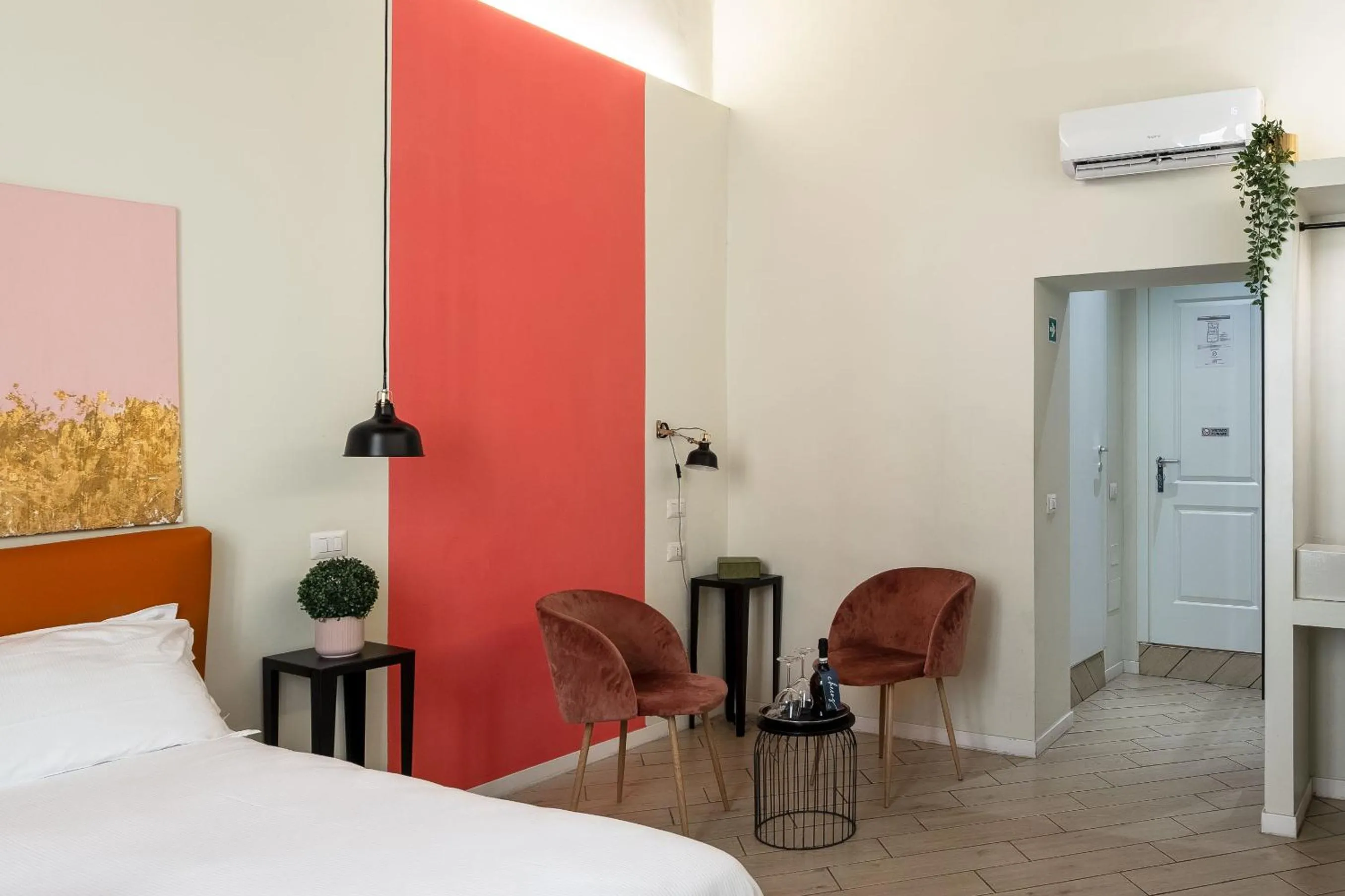 Seating area, Bed in Pantheon Unique Rooms