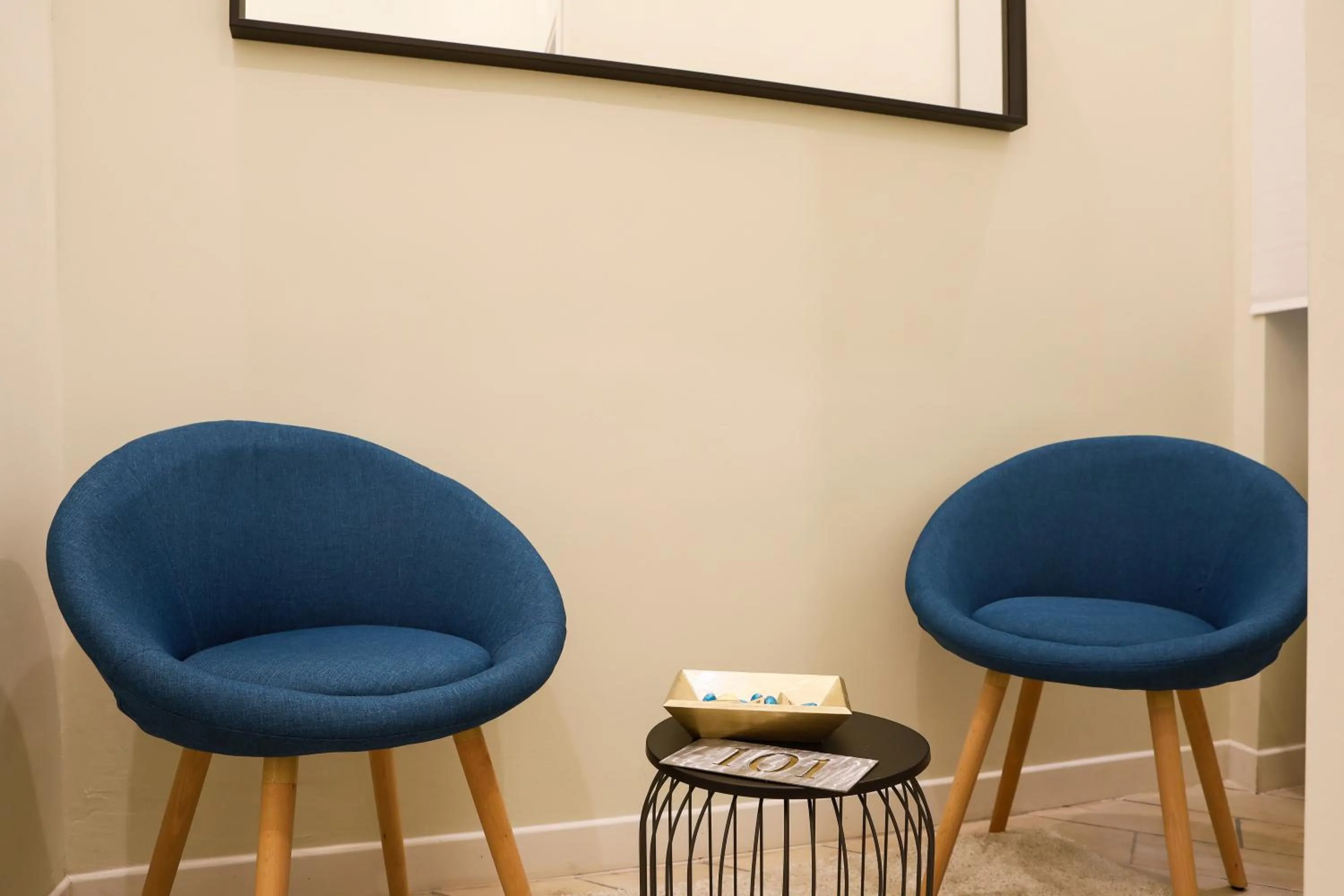 Seating area in Pantheon Unique Rooms