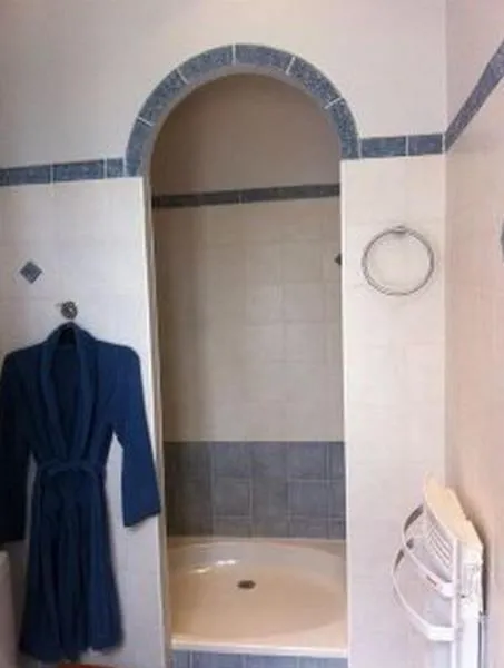 Shower in Château des Bouffards