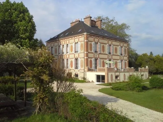 Property building in Château des Bouffards