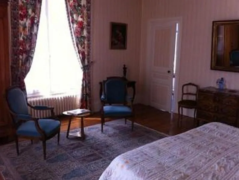 Seating area, Bed in Château des Bouffards