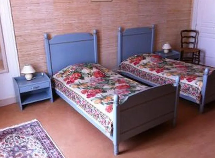 Bed in Château des Bouffards