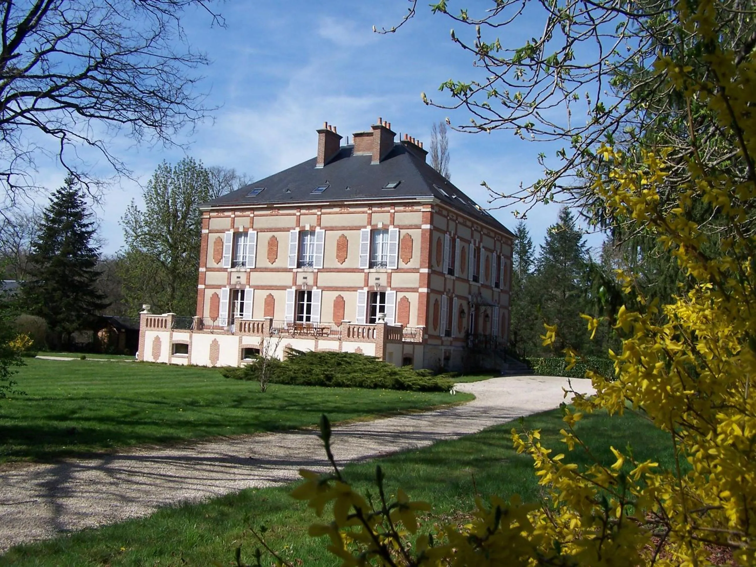 Property building in Château des Bouffards
