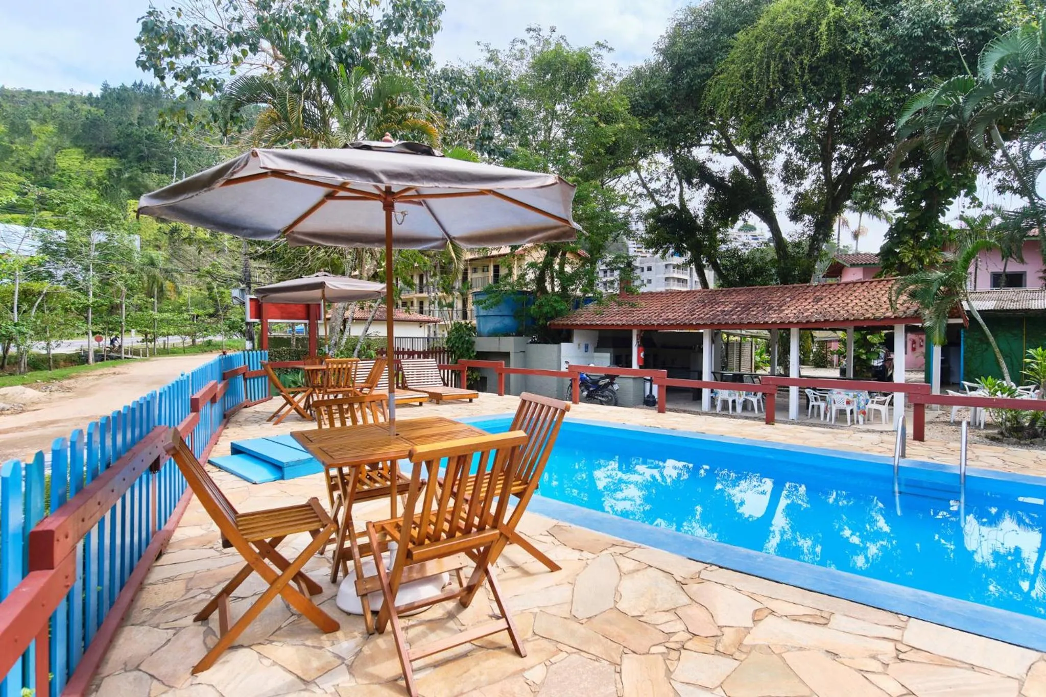 Swimming pool in Pousada Sanremo Inn